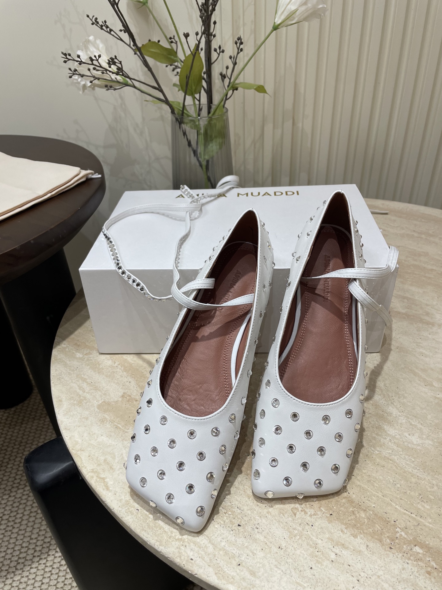 Amina Muaddi Spring/Summer 25 New French Drilling Belt Ballet Shoes Review - 图片 4