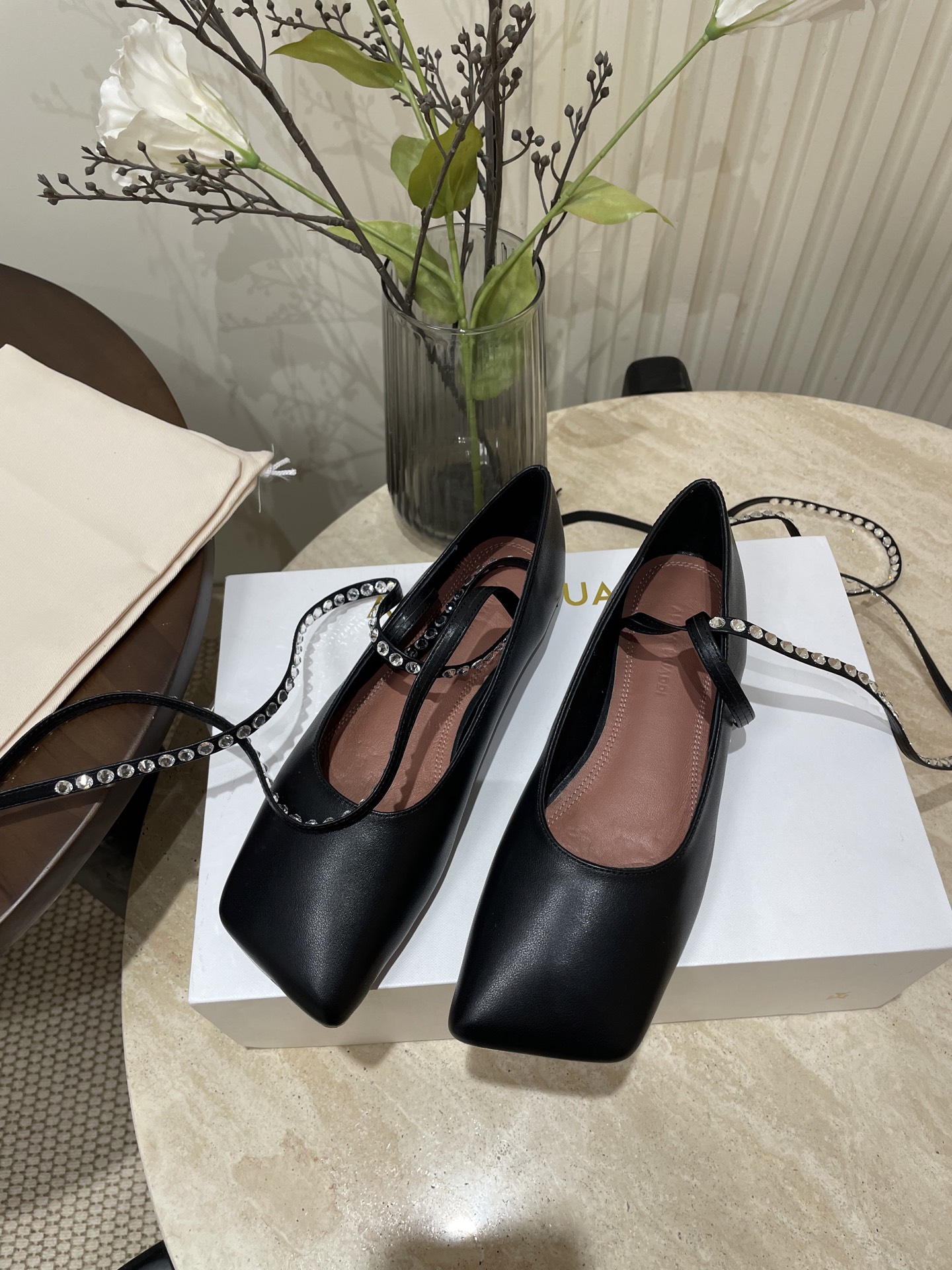 Amina Muaddi’s 25 New French Drilling Belt Ballet Shoes for Spring and Summer