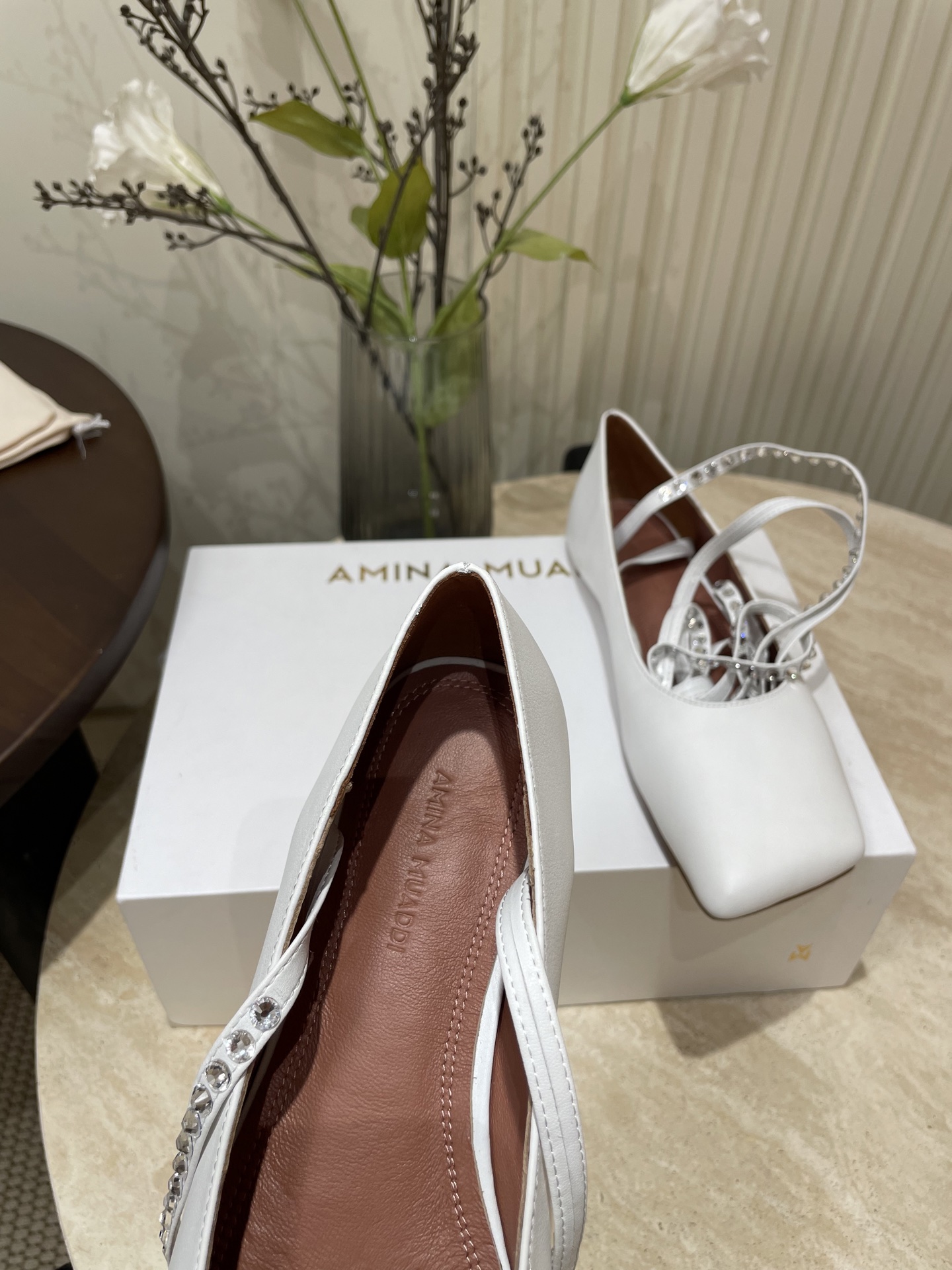 Amina Muaddi’s 25 New French Drilling Belt Ballet Shoes for Spring/Summer Fashion - 图片 7