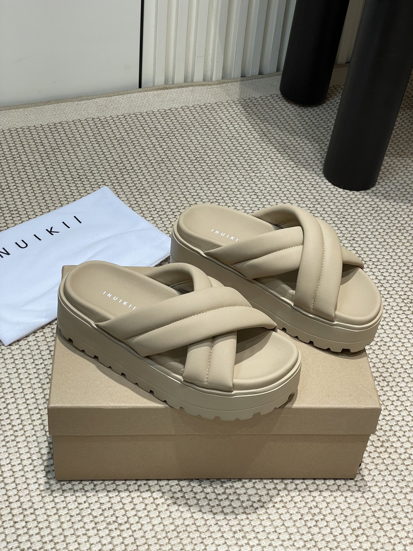 INUIKII 2025 Spring/Summer Collection: Imported Sheep-Skin Shoes for Fashionable Comfort - 图片 3