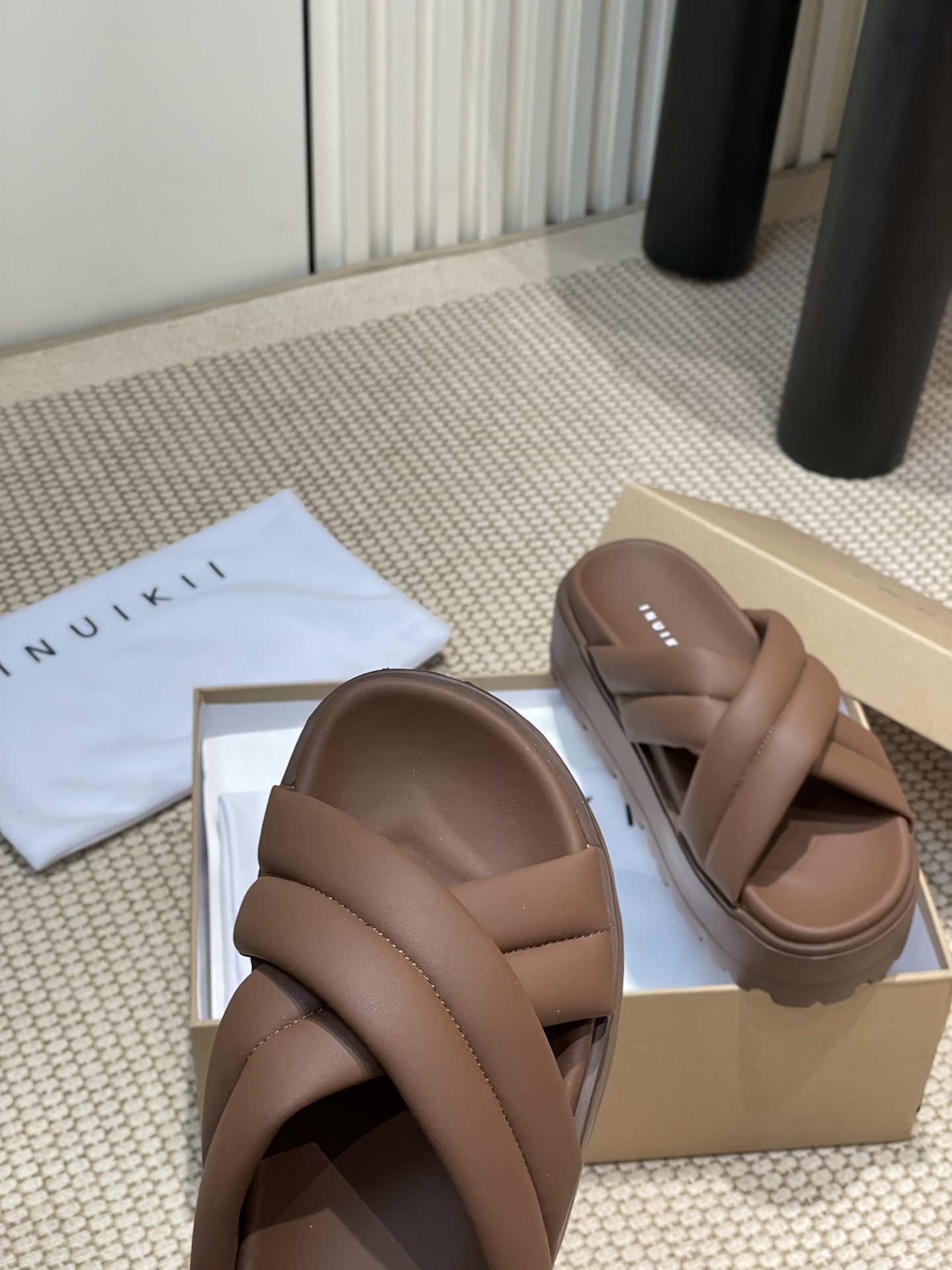 INUIKII 2025 Spring/Summer Collection: Imported Sheepskin Shoes for Ultimate Comfort and Style - 图片 8