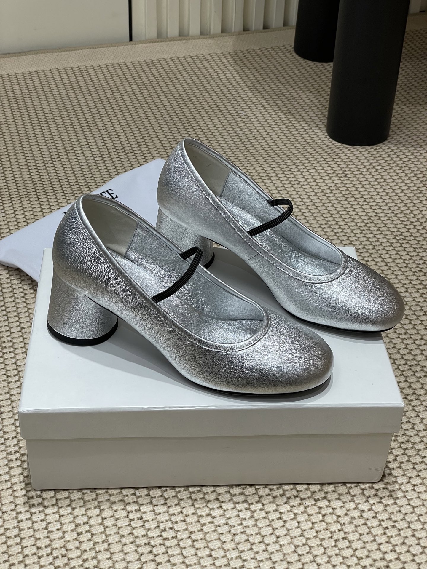 Khaite 25SS Mary Jane Heels: Fresh, Chic, and Versatile Galactic Stars. - 图片 3