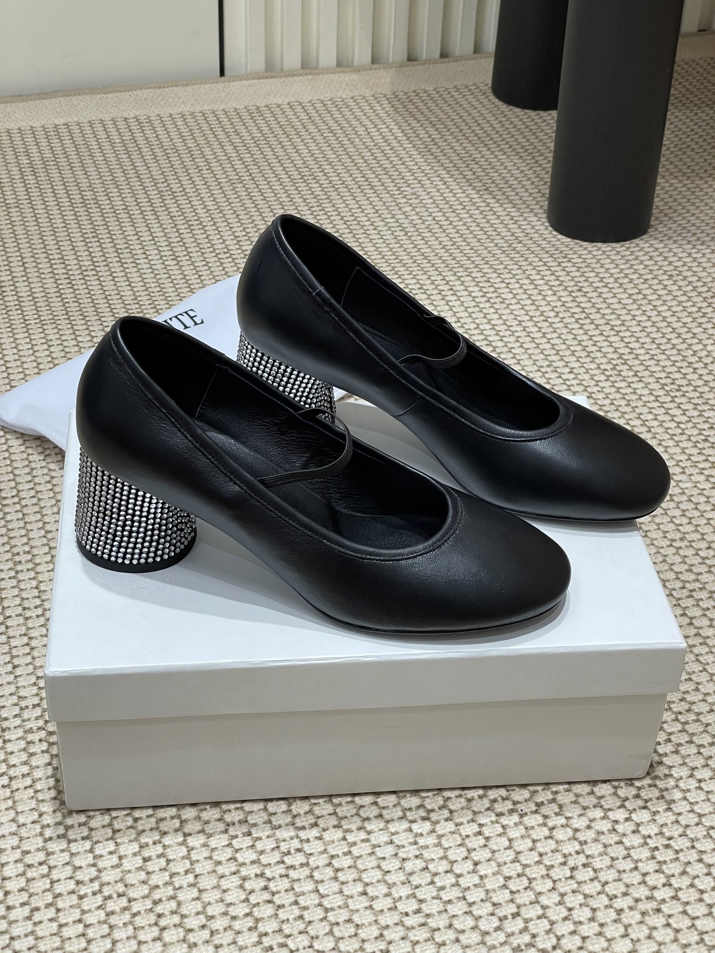 Khaite 25ss Mary Jane’s Slippers: Elegant Style with Flashing Crystal Heels - 图片 3