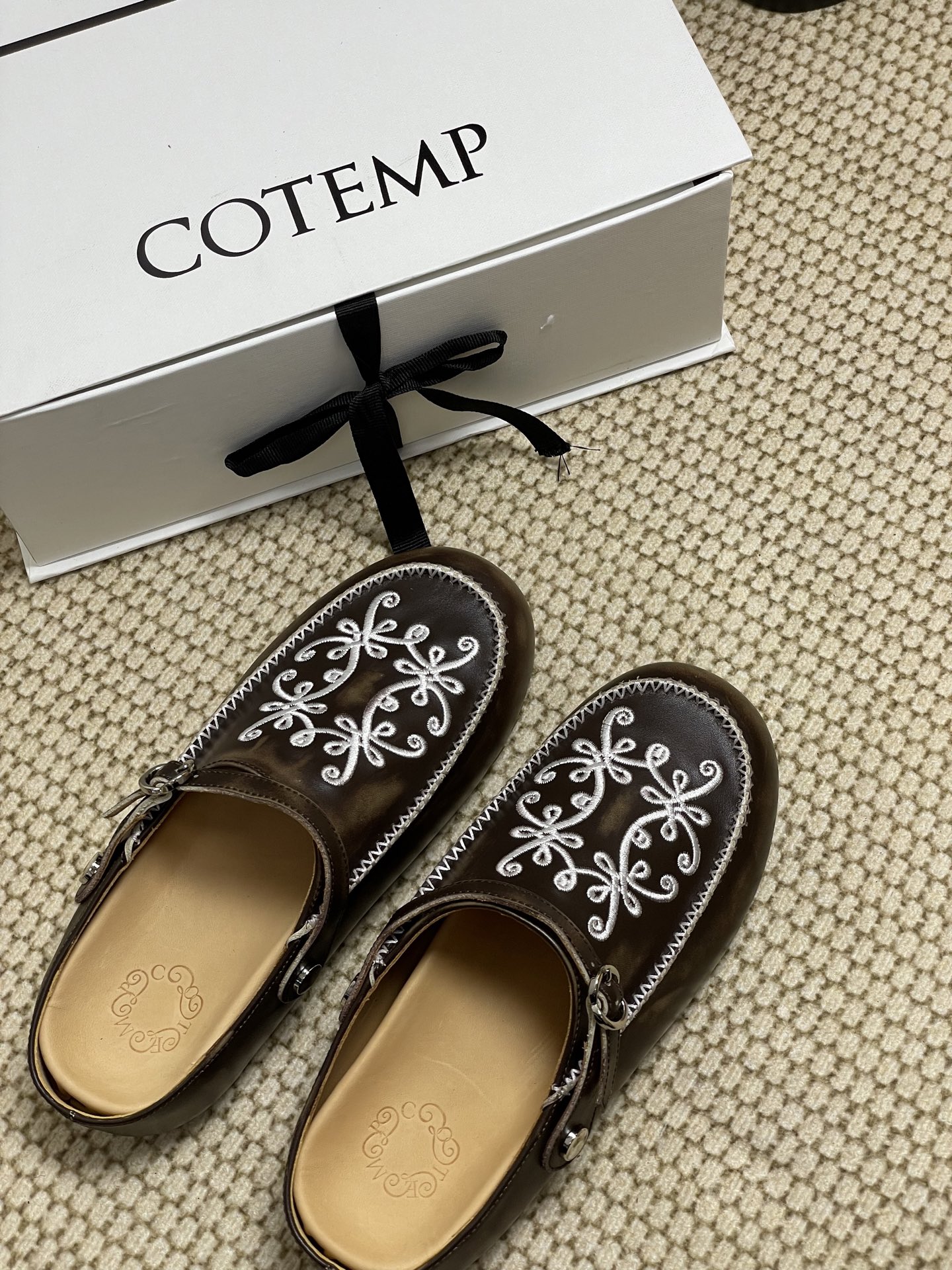 COTEMP Rudeneja Leather Embroidered Clogs - Stylish Mule Slippers 6 i1741992859134 178 0 0