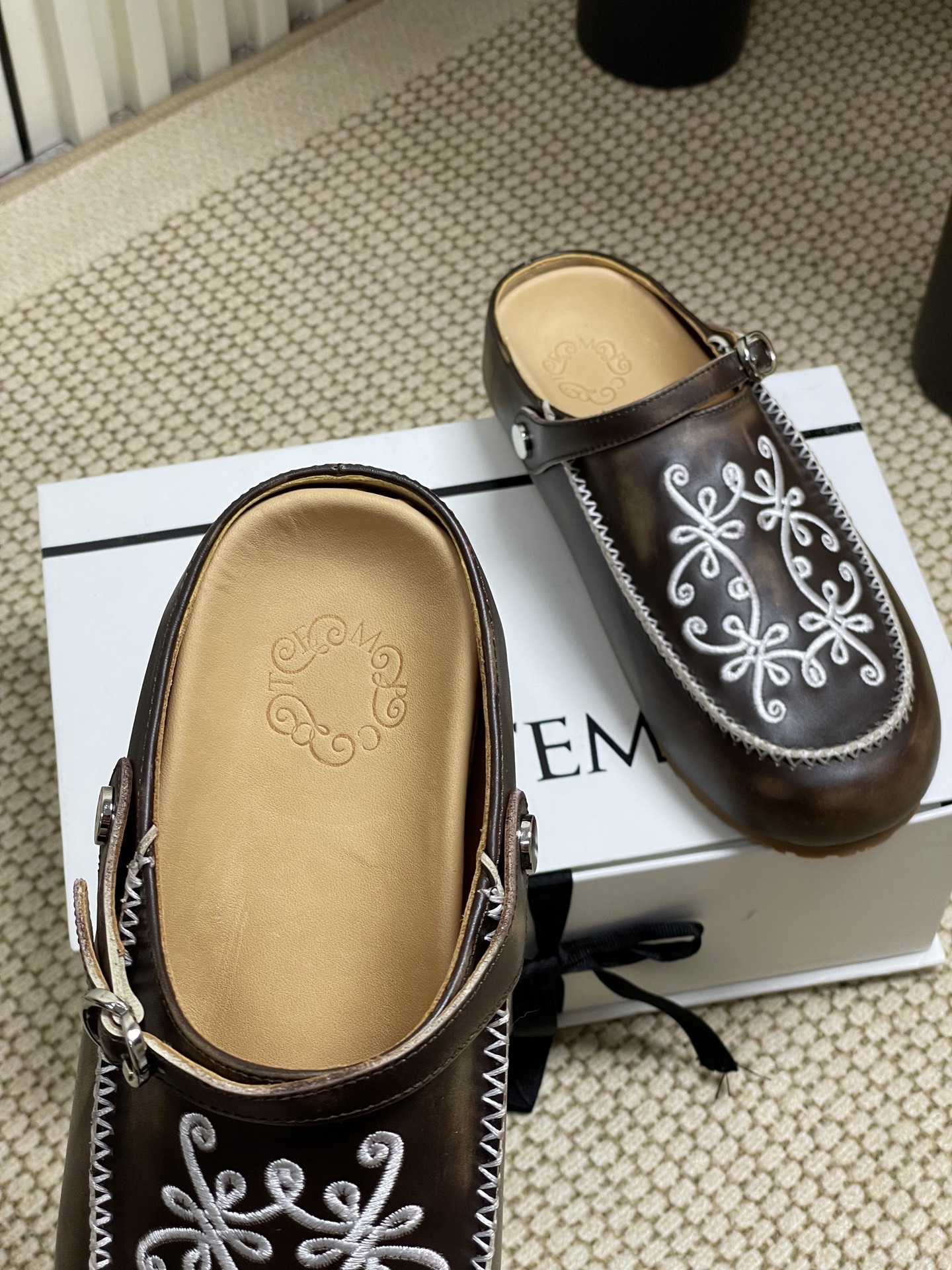 COTEMP Rudeneja Leather Embroidered Clogs - Stylish Mule Slippers 7 i1741992859134 5392 0 5