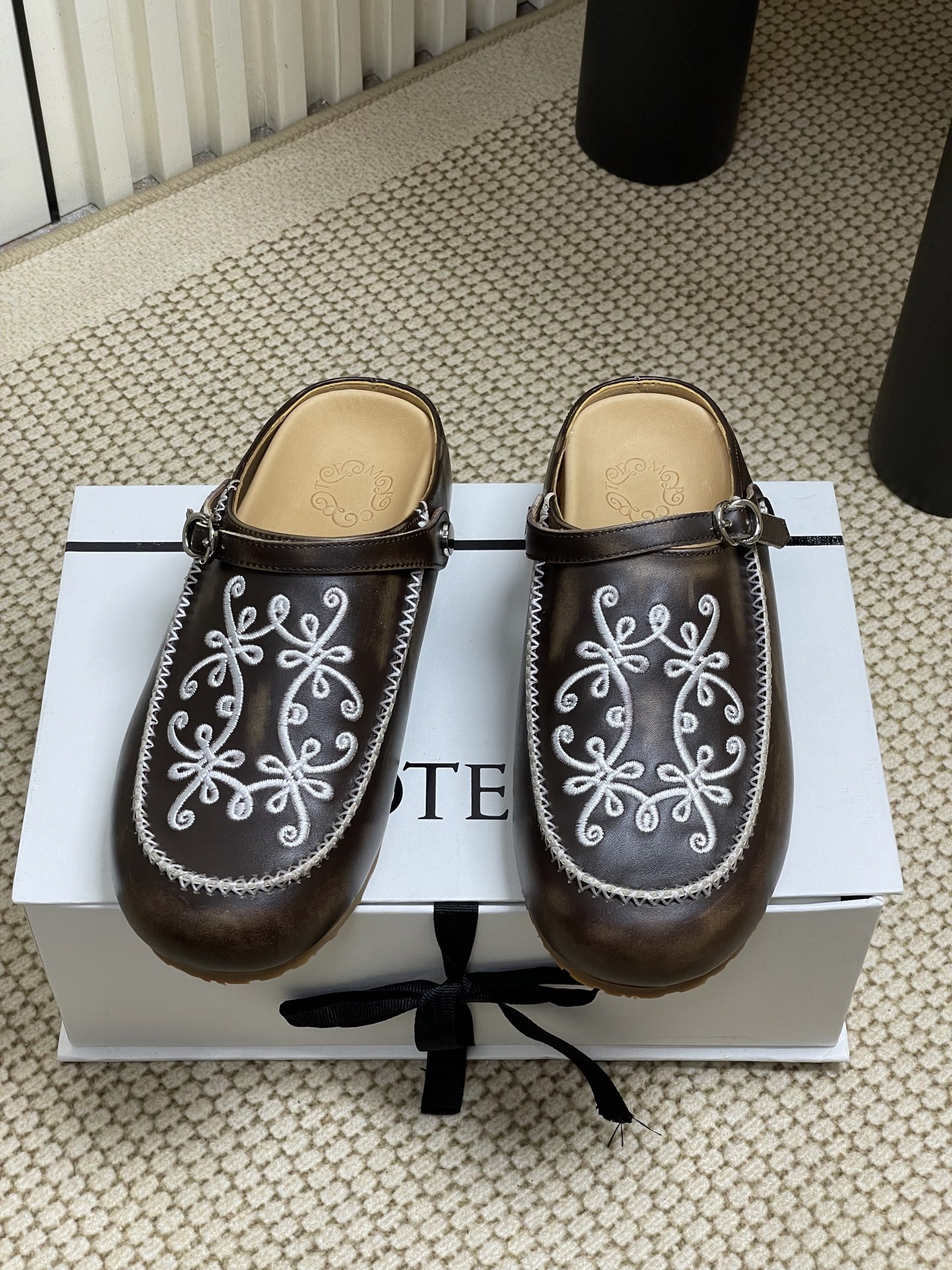 COTEMP Rudeneja Leather Embroidered Clogs - Stylish Mule Slippers 4 i1741992859134 6137 0 2