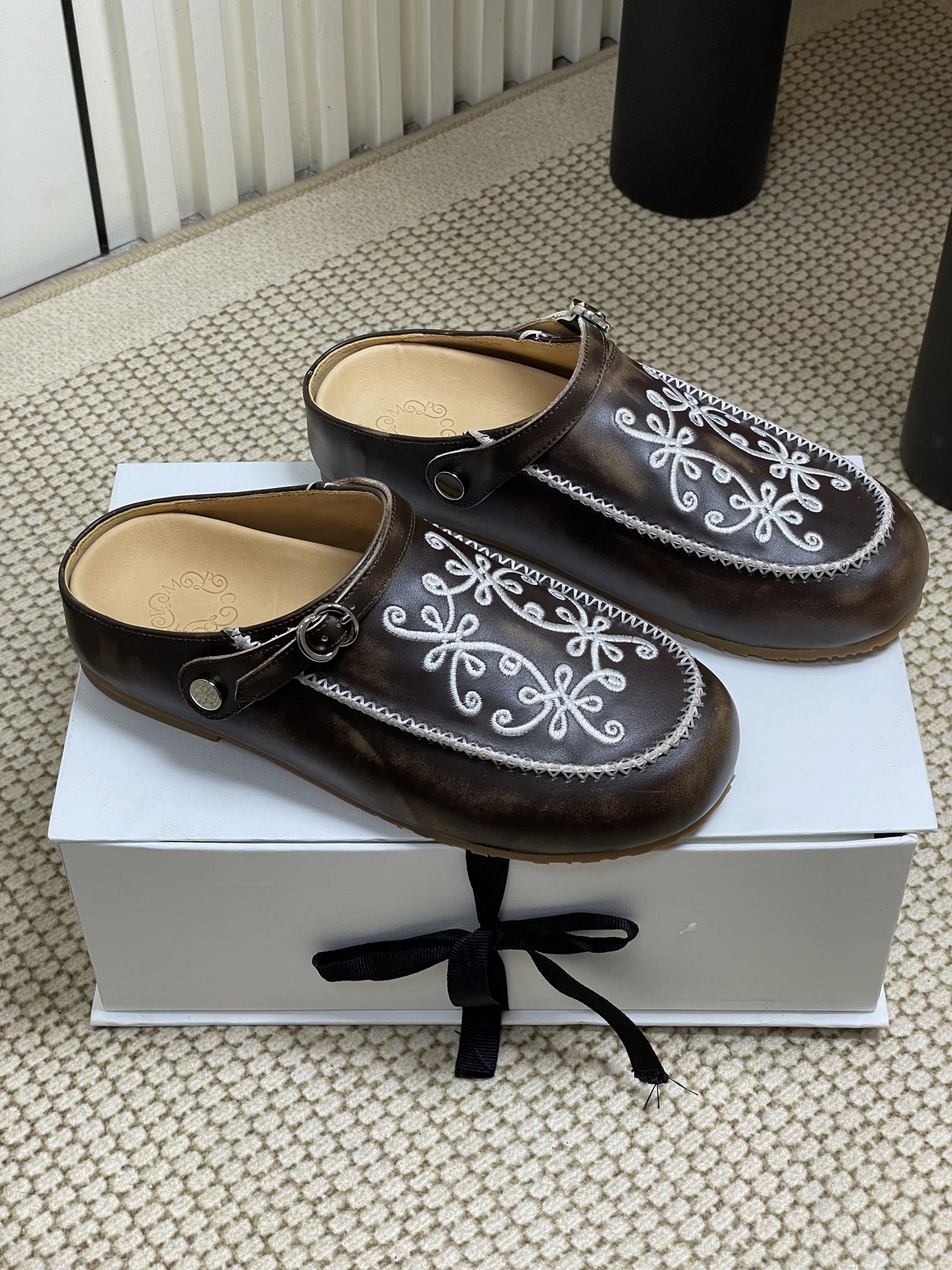 COTEMP Rudeneja Leather Embroidered Clogs - Stylish Mule Slippers 2 i1741992861090 9313 0 3