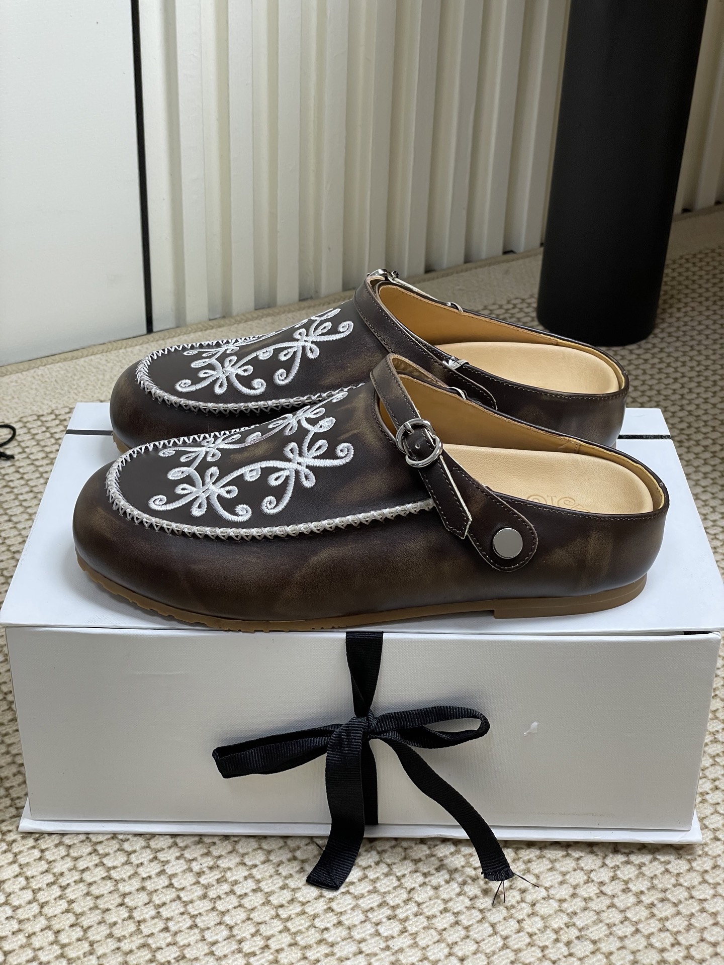 COTEMP Rudeneja Leather Embroidered Clogs - Stylish Mule Slippers 3 i1741992861095 9484 0 1