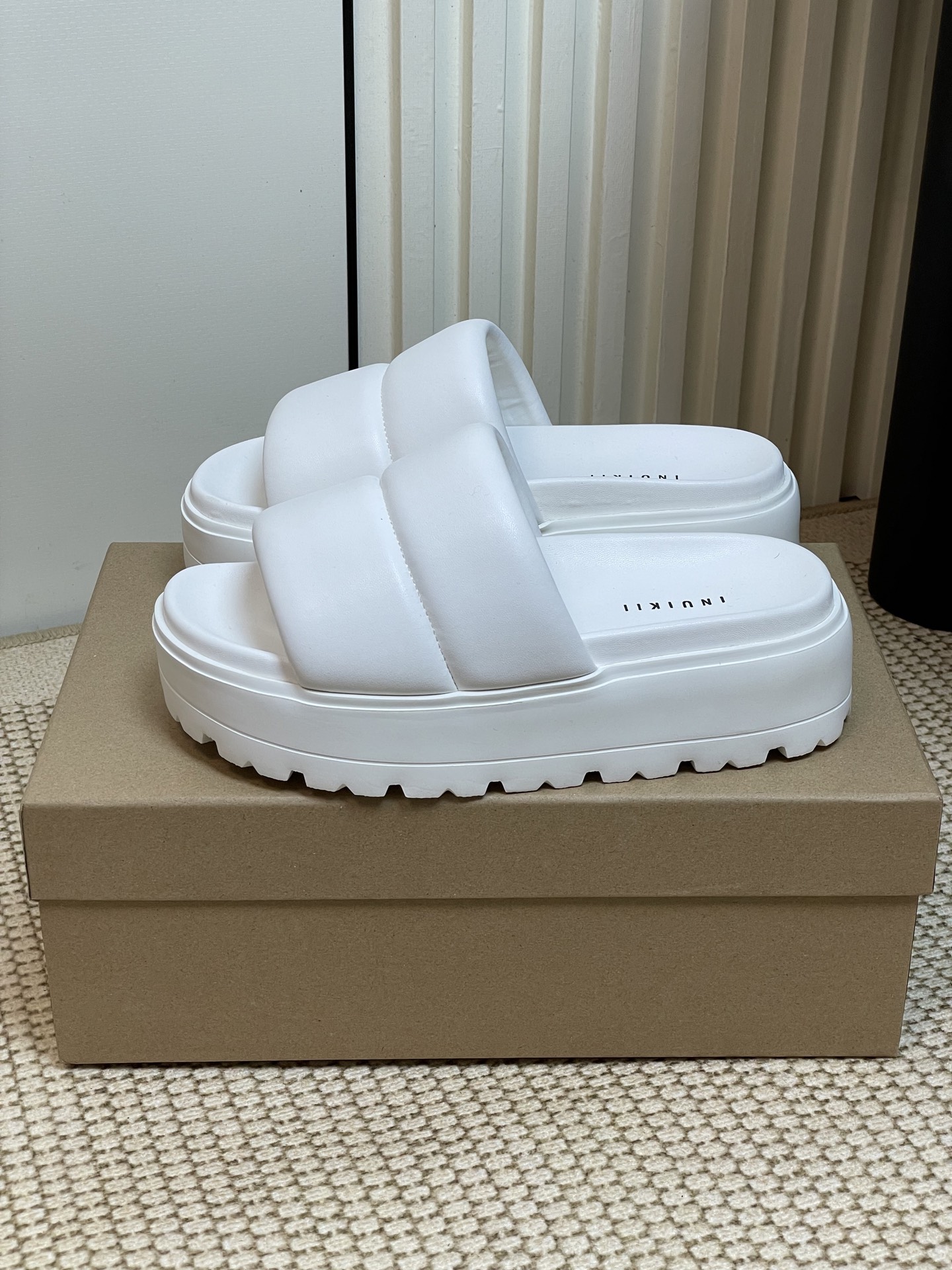 INUIKII 2025 Spring & Summer Collection: Imported Sheep-Skin Shoes for Comfort and Style - 图片 3