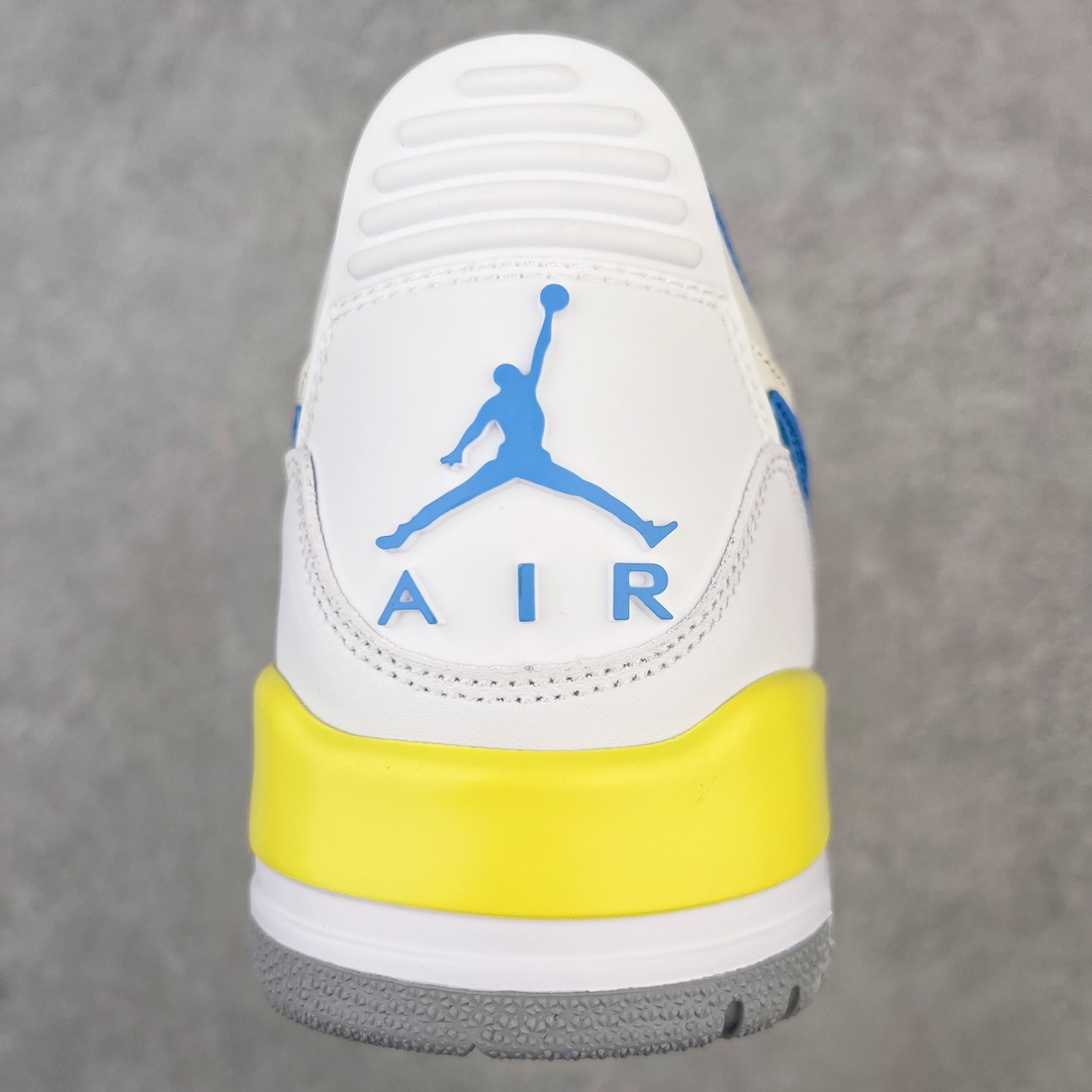 图片[8]-💰220 ＃KZ神版 Air Jordan Legacy AJ312 Low 低帮复古篮球鞋 白蓝 FJ7223-141 市场最强独一档产物 全套原纸板楦头开发 原厂大底磨具加持立体防滑纹理 原档数据后跟TPU子母扣魔术贴 原装可视Air Sole气垫 原汁原味最完美的312代版型 唯一正确鞋头趴度弧度高度鞋身腰线 进口港宝加持 后跟自然饱满 全鞋荧光划线卡点 追求极致完美 每一双都是工艺品 多重QC质检 超越公司货的品控标准 实实在在的免检产品 鞋身采用了皮革材质打造 横跨鞋面的魔术贴十分吸睛 侧面的Swoosh Logo的一部分被鞋面遮挡了一部分 颇具玩味 魔术贴上标有NK标识 而鞋舌上是Jordan的经典红色飞翼Logo 后跟和鞋底均采用了AJ3的设计 后跟上同样也使用了经典的爆裂纹图案 SIZE：36 36.5 37.5 38 38.5 39 40 40.5 41 42 42.5 43 44 44.5 45 46 47.5 编码：by2936090-运动鞋