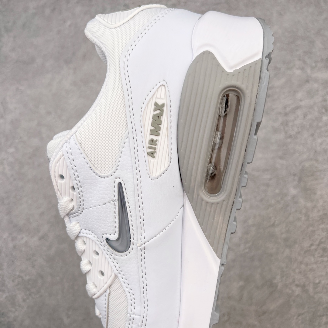 图片[7]-＃MX版 NK Air MAX 90 气垫复古减震跑步鞋 FN8005-100 经典重温 独家陆续补货 外单专供大厂出品 品质稳定 一百余色 终端操作 Air Max 90于1990年推出 来自Air Max系列 在Air Max 1的基础上改进而得 增加了气垫面积 外型上也更为流线 最特別的就是加入了菱纹塑胶嵌板 为Air Max 90增添了许多潮流气息 皮革鞋面 造就出色耐穿性和支撑力 Max Air缓震配置搭配泡棉中底 令Air Max 90轻盈而舒适 华夫格橡胶外底 铸就Air Max 90非凡的抓地力 而Air Max 90不仅是一双跑鞋 它成功跨越了时间的演进 成为了球鞋文化与潮流圈中最熟为人知的鞋款之一 尺码：36 36.5 37.5 38 38.5 39 40 40.5 41 42 42.5 43 44 44.5 45-选品中心