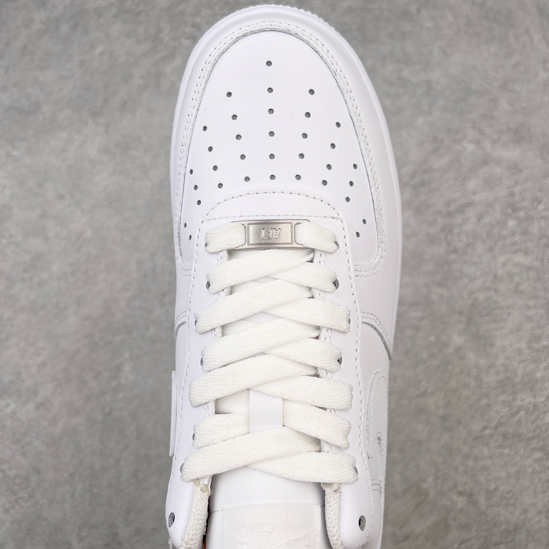 图片[4]-＃LJ渠道版 Travis Scott x NK Air Force 1 Low Utopia TS联名空军一号纯白低帮经典板鞋 CW2288-111 原盒原配 荧光效果同步原鞋 同步官方2022全新版本 不规则波浪大底咬花 全鞋电脑针车 工整有序 视觉效果满分 原厂拉帮手法 标准四线 密度针距针孔大小控制到位 原装反口里网布海绵 正确卡色网眼大小 新版鞋撑改用纸团代替 原厂港宝加持完美还原灵魂版型 原盒原配从里到外百分百还原 原厂全头层原厂皮料 原标原盒 内置Sole气垫 中底白色背胶 中底划线 已经无限的接近公司 原厂楦头 原厂刺绣 后跟弧度修正 Travis Scott 的 Utopia 专辑终于发布了 为了纪念这一时刻 这位休斯顿说唱歌手设计了限量版的NK Air Force 1 Low 这款特殊的 Utopia Air Force 1 Low 拥有简洁的全白色设计 采用皮革结构 鞋头穿孔、网状鞋舌和内衬 值得注意的是 鞋跟处展示了激光蚀刻的\\\”Cactus Jack\\\” 和\\\”Utopia\\\”标志 为鞋子增添了独特的细节 简单来说 鞋子上没有任何其他明显的特殊标志 尺码：36 36.5 37.5 38 38.5 39 40 40.5 41 42 42.5 43 44 44.5 45 46 47.5-选品中心