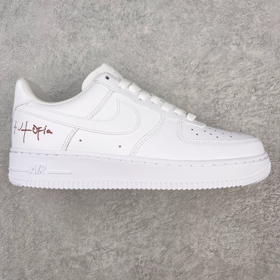 ＃LJ渠道版 Travis Scott x NK Air Force 1 Low Utopia TS联名空军一号纯白低帮经典板鞋 CW2288-111 原盒原配 荧光效果同步原鞋 同步官方2022全新版本 不规则波浪大底咬花 全鞋电脑针车 工整有序 视觉效果满分 原厂拉帮手法 标准四线 密度针距针孔大小控制到位 原装反口里网布海绵 正确卡色网眼大小 新版鞋撑改用纸团代替 原厂港宝加持完美还原灵魂版型 原盒原配从里到外百分百还原 原厂全头层原厂皮料 原标原盒 内置Sole气垫 中底白色背胶 中底划线 已经无限的接近公司 原厂楦头 原厂刺绣 后跟弧度修正 Travis Scott 的 Utopia 专辑终于发布了 为了纪念这一时刻 这位休斯顿说唱歌手设计了限量版的NK Air Force 1 Low 这款特殊的 Utopia Air Force 1 Low 拥有简洁的全白色设计 采用皮革结构 鞋头穿孔、网状鞋舌和内衬 值得注意的是 鞋跟处展示了激光蚀刻的\\\