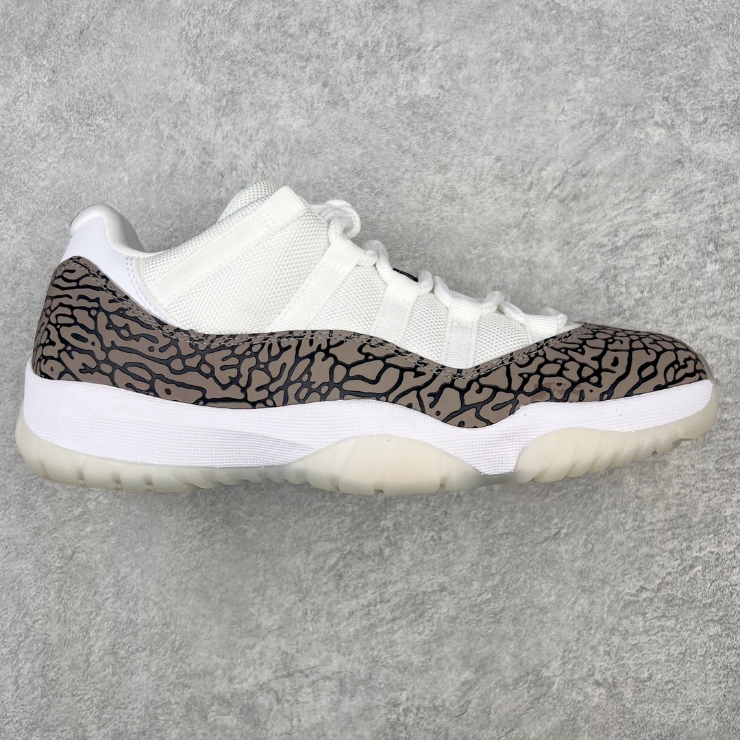 图片[4]-＃KZ神版 Air Jordan AJ11 Retro Low 低帮系列 市场中端王者 耗时半年巨作 全套原纸板楦头开发 确保原汁原味 完美呈现11代版型 此版本只针对中端市场 皮料材质有所更替 其他数据细节工艺流程均保持一致绝不口嗨 细节品控鞋型随意秒杀市面3XX 原楦原档案数据开模打造 原厂中底拉帮钢印 原厂进口漆皮 防冻不开裂 原装鞋撑 水晶大底正确色度色泽 原楦原数据刺绣 原厂车缝走线及对位 毫厘不差 飞人logo采用原数据电脑刺绣 原装正品碳纤维真实碳板 增强抗扭 原内标 原盒标 正确官方原盒 防氧化水晶外底 原厂配套全掌solo气垫 进口港宝加持 后跟自然饱满 全鞋荧光划线卡点 追求极致完美 每一双都是工艺品 多重QC质检 超越公司货的品控标准 实实在在的免检产品 尺码：36 36.5 37.5 38 38.5 39 40 40.5 41 42 42.5 43 44 44.5 45 46 47.5-选品中心