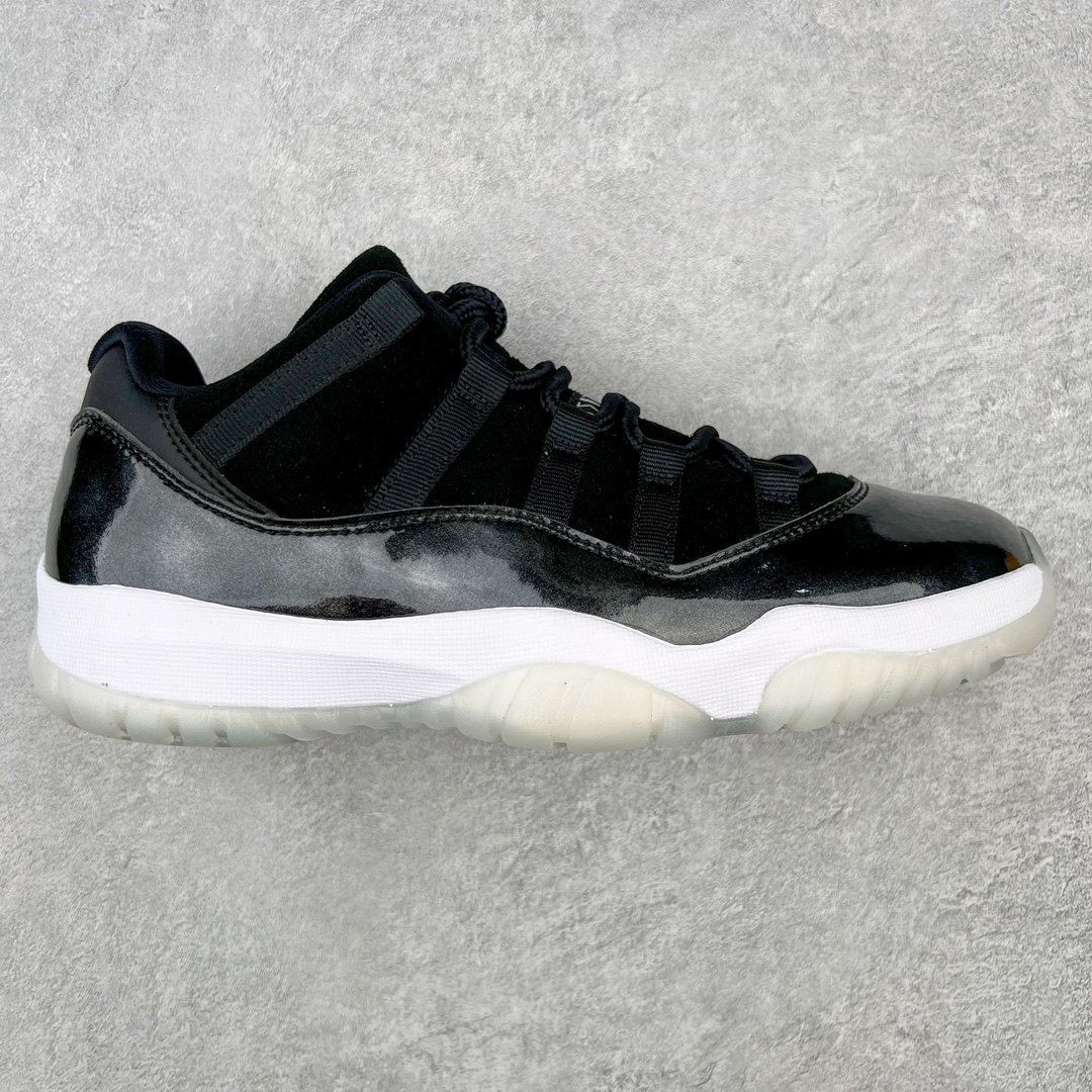 ＃KZ神版 Air Jordan AJ11 Retro Low 低帮系列 市场中端王者 耗时半年巨作 全套原纸板楦头开发 确保原汁原味 完美呈现11代版型 此版本只针对中端市场 皮料材质有所更替 其他数据细节工艺流程均保持一致绝不口嗨 细节品控鞋型随意秒杀市面3XX 原楦原档案数据开模打造 原厂中底拉帮钢印 原厂进口漆皮 防冻不开裂 原装鞋撑 水晶大底正确色度色泽 原楦原数据刺绣 原厂车缝走线及对位 毫厘不差 飞人logo采用原数据电脑刺绣 原装正品碳纤维真实碳板 增强抗扭 原内标 原盒标 正确官方原盒 防氧化水晶外底 原厂配套全掌solo气垫 进口港宝加持 后跟自然饱满 全鞋荧光划线卡点 追求极致完美 每一双都是工艺品 多重QC质检 超越公司货的品控标准 实实在在的免检产品 尺码：36 36.5 37.5 38 38.5 39 40 40.5 41 42 42.5 43 44 44.5 45 46 47.5-选品中心