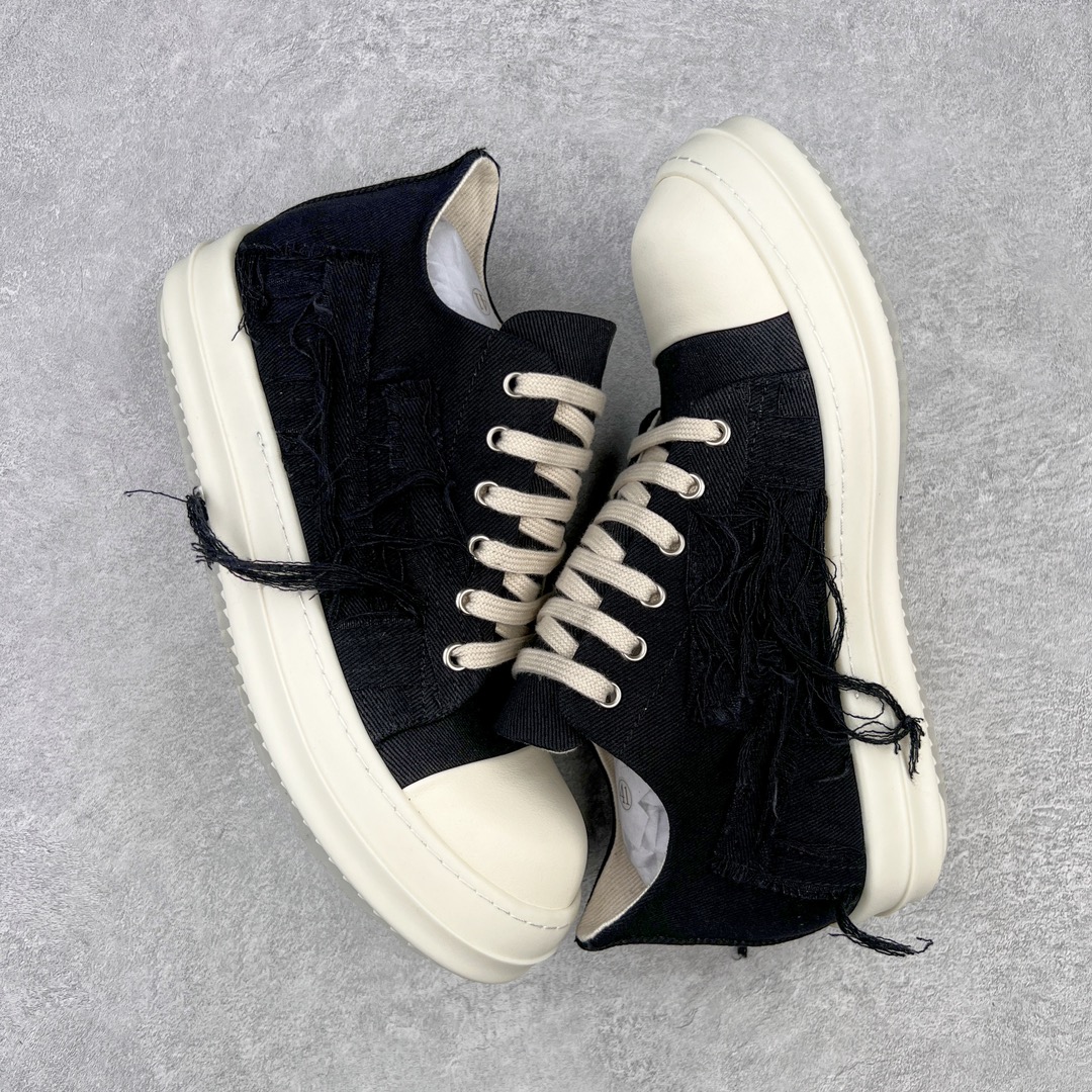 图片[3]-💰390 ＃DG纯原 Rick Owens Drkshdw 瑞克·欧文斯低帮牛仔布时尚运动板鞋 黑白 二级市场已经7K以上 平台客户随意卖四位数 RO广东原厂出品 纯原天花板 原版一比一复刻 冲正绝不翻车 还原度达到百分之98以上 原楦开发纸版版型 ZP拆解原版1:1复模裁片纸版 力求做到0错位 这样才能达到和zp一致的鞋型味道 采用进口cnc数控机床开发对版独家tpu奶香大底 区别于市场所有版本 zp同源定制尼龙布 达到和zp一致手感 原厂进口细纹布 万邦订购原厂高弹粉红色海绵 内里搭配软质细腻羊皮 TPU高密度大底 软硬度透光度高已经测试和原版一致 尺码：36 37 38 39 40 41 42 43 44 45 46 编码：by4936060-运动鞋