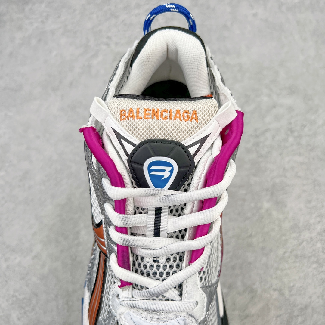 图片[5]-💰460 ＃VG零售版 BALENCIAGA Runner Sneaker 巴黎世家七代慢跑系列低帮复古野跑潮流运动鞋老爹鞋 尼龙和网布材质 磨损效果 鞋头边缘印有尺码 背面浮印尺码 外侧印有跑者徽标 鞋舌刺绣 Balenciaga 品牌标识 鞋跟背面 Balenciaga品牌标识 材质采用65%聚氨酯、35%聚酯纤维 全新 Runner 鞋型轮廓借鉴于 2000 年初的复古线条 搭载大网眼面料制成鞋面基础，由粉色、白色尼龍与橡胶质地覆盖鞋面诠释线条感 当中透过几道手缝线与折损痕更是精准的掌握历经时间淬炼的破旧痕迹 延续其手法至鞋领、鞋跟、鞋带、中底等部分均饰有破损及脏污之貌 尤其是鞋领处与鞋带孔眼条更是采用不规则做旧技术将内容物泡棉随机露出 尺码：35 36 37 38 39 40 41 42 43 44 45 46 编码：by5936030-运动鞋