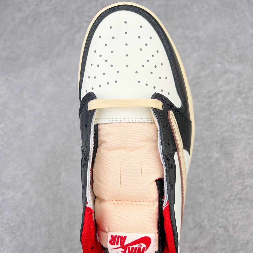 图片[4]-＃KZ神版莞产 Travis Scott x Fragment x Air Jordan AJ1 Low OG SP 三方联名闪电倒钩黑白红低帮 DM7866-166 全系列配色 外贸特供批次 新配色不断更新开发 市场中端王者 全套原纸板楦头开发 确保原汁原味 完美呈现一代版型 一比一鞋头弧度高度鞋身弧度 此版本只针对中端市场 细节品控鞋型随意秒杀市面同价位 鞋型完美 不臃肿别扭 头层皮料加持 用料绝不含糊 进口玻璃冲刀皮料裁剪零毛边 电脑针车工艺 超高鞋面清洁度 最高QC检验标准 控制溢胶瑕疵 原盒原配 飞翼3D高频深度立体 工艺方面大到整体鞋型 漏斗收腰 底线拉帮 LOGO立体程度 小到针眼排布 载片对称 冲孔效果 鞋标规范 鞋垫背胶等等 无一不是口碑收割 每双都是一个回头客 尺码：36 36.5 37.5 38 38.5 39 40 40.5 41 42 42.5 43 44 44.5 45 46 47.5-选品中心