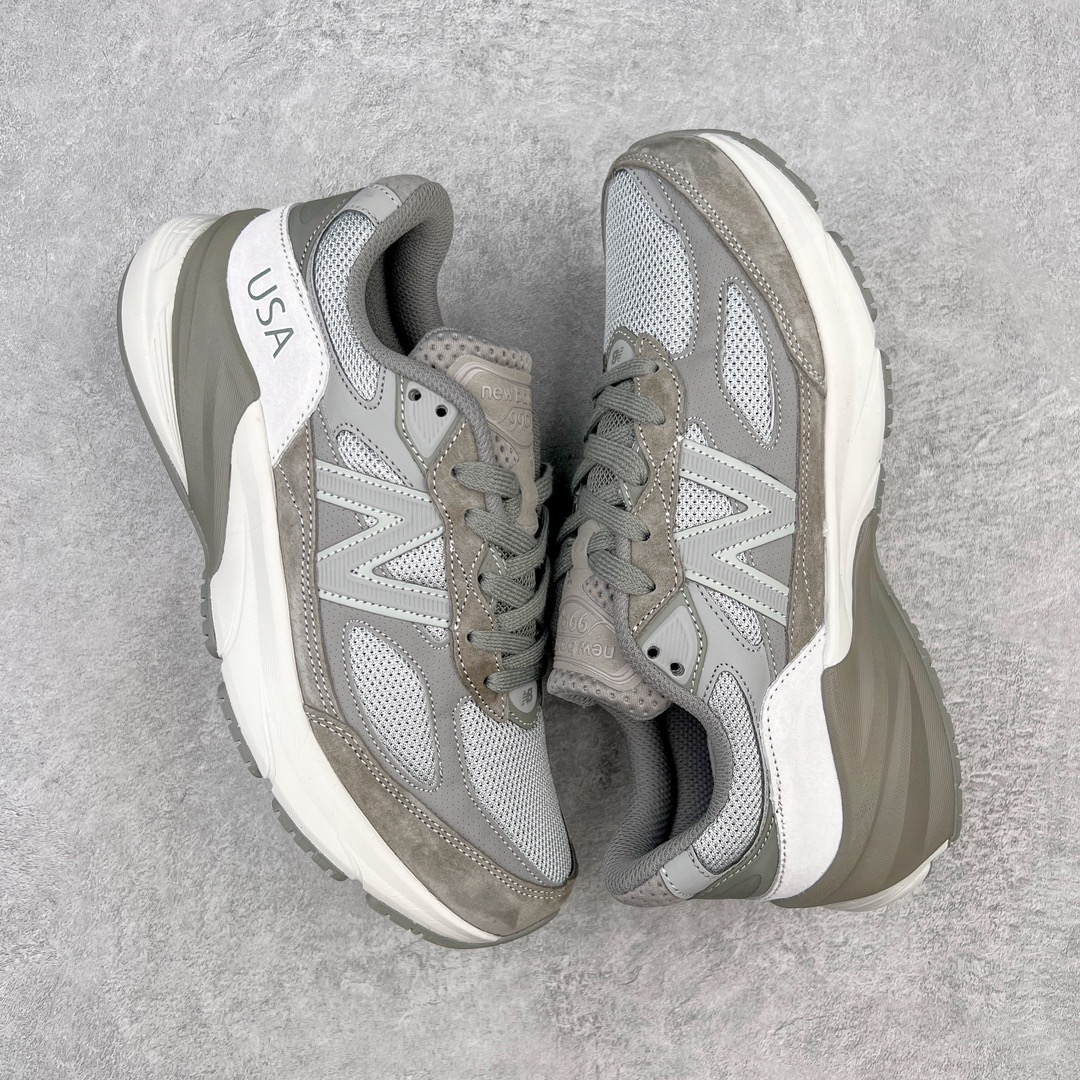 图片[3]-＃K版纯原 WTAPS x New Balance M990WT6 新百伦NB990V6第六代总统复古慢跑鞋 联名深灰 这是一双极具现代感设计的复古跑鞋 990v6 鞋面大部分面积依旧采用麂皮和织物材质覆盖 从各种细节上看也还是有点 990v5 的影子 但相比 990v5 990v6 鞋面各种材质的拼接会更加复杂 这次 990v6 最大的改变相信大家应该也发现了 就是看上去貌似比 990v4 和 990v5 两代鞋款加起来还要厚的鞋底 其实这是 New Balance 首次采用的三重缓震组合鞋底 除了之前就有的 ABZORB 缓震科技和 ENCAP 中底 这次新加入了 FuelCell 缓震科技 看来舒适度和增高度 都要更上一层楼呀 990v6 的侧标 Logo 设计少见地没有印在绒面皮革上 而是置于网眼面料以及横跨鞋身的皮革织带之上 同时鞋舌上的标签设计并没有延用此前 990v4 和 990v5 采用的样式设计 而是采用了一种新的类似于三角徽章的设计 所以对于鞋款上的更新变化 既有延续经典的设计 也有创新性的改变 尺码：36 37 37.5 38 38.5 39 40 40.5 41.5 42 42.5 43 44 44.5 45-选品中心