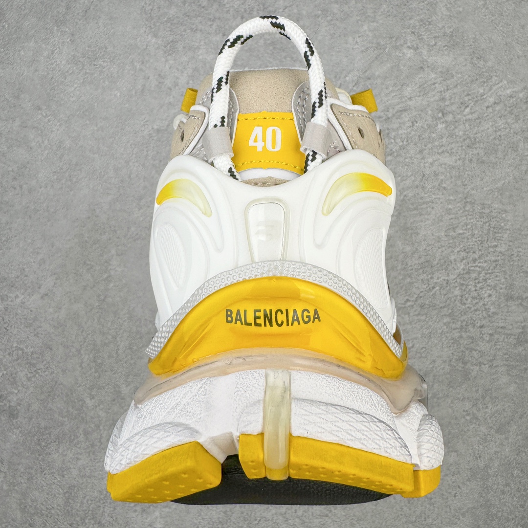 图片[8]-💰460 ＃VG零售版 BALENCIAGA Runner Sneaker 巴黎世家七代慢跑系列低帮复古野跑潮流运动鞋老爹鞋 尼龙和网布材质 磨损效果 鞋头边缘印有尺码 背面浮印尺码 外侧印有跑者徽标 鞋舌刺绣 Balenciaga 品牌标识 鞋跟背面 Balenciaga品牌标识 材质采用65%聚氨酯、35%聚酯纤维 全新 Runner 鞋型轮廓借鉴于 2000 年初的复古线条 搭载大网眼面料制成鞋面基础，由粉色、白色尼龍与橡胶质地覆盖鞋面诠释线条感 当中透过几道手缝线与折损痕更是精准的掌握历经时间淬炼的破旧痕迹 延续其手法至鞋领、鞋跟、鞋带、中底等部分均饰有破损及脏污之貌 尤其是鞋领处与鞋带孔眼条更是采用不规则做旧技术将内容物泡棉随机露出 尺码：35 36 37 38 39 40 41 42 43 44 45 46 编码：by5936030-运动鞋