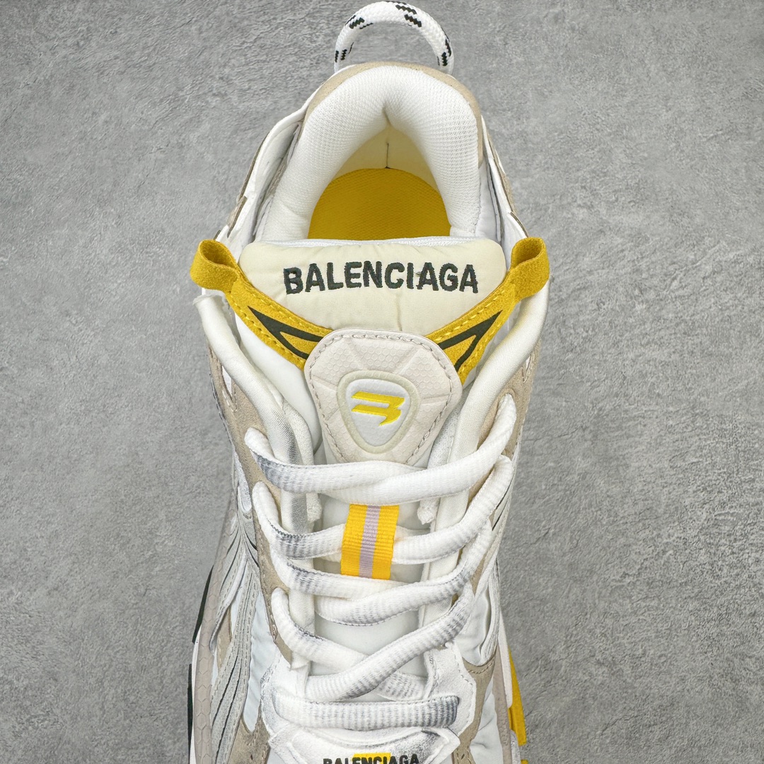 图片[5]-💰460 ＃VG零售版 BALENCIAGA Runner Sneaker 巴黎世家七代慢跑系列低帮复古野跑潮流运动鞋老爹鞋 尼龙和网布材质 磨损效果 鞋头边缘印有尺码 背面浮印尺码 外侧印有跑者徽标 鞋舌刺绣 Balenciaga 品牌标识 鞋跟背面 Balenciaga品牌标识 材质采用65%聚氨酯、35%聚酯纤维 全新 Runner 鞋型轮廓借鉴于 2000 年初的复古线条 搭载大网眼面料制成鞋面基础，由粉色、白色尼龍与橡胶质地覆盖鞋面诠释线条感 当中透过几道手缝线与折损痕更是精准的掌握历经时间淬炼的破旧痕迹 延续其手法至鞋领、鞋跟、鞋带、中底等部分均饰有破损及脏污之貌 尤其是鞋领处与鞋带孔眼条更是采用不规则做旧技术将内容物泡棉随机露出 尺码：35 36 37 38 39 40 41 42 43 44 45 46 编码：by5936030-运动鞋