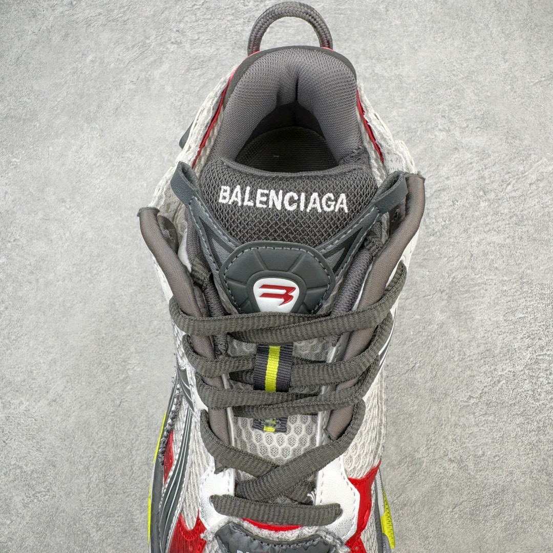 图片[5]-💰460 ＃VG零售版 BALENCIAGA Runner Sneaker 巴黎世家七代慢跑系列低帮复古野跑潮流运动鞋老爹鞋 尼龙和网布材质 磨损效果 鞋头边缘印有尺码 背面浮印尺码 外侧印有跑者徽标 鞋舌刺绣 Balenciaga 品牌标识 鞋跟背面 Balenciaga品牌标识 材质采用65%聚氨酯、35%聚酯纤维 全新 Runner 鞋型轮廓借鉴于 2000 年初的复古线条 搭载大网眼面料制成鞋面基础，由粉色、白色尼龍与橡胶质地覆盖鞋面诠释线条感 当中透过几道手缝线与折损痕更是精准的掌握历经时间淬炼的破旧痕迹 延续其手法至鞋领、鞋跟、鞋带、中底等部分均饰有破损及脏污之貌 尤其是鞋领处与鞋带孔眼条更是采用不规则做旧技术将内容物泡棉随机露出 尺码：35 36 37 38 39 40 41 42 43 44 45 46 编码：by5936030-运动鞋