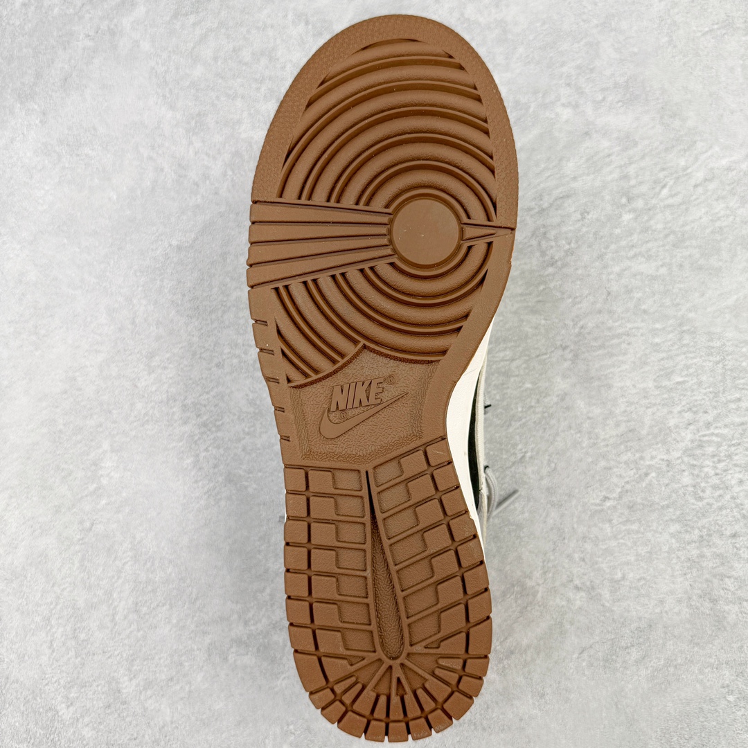 图片[9]-＃YC纯原福利 NK Dunk Low 休眠火山 火山灰 DR9704-200 定制系列天花板 无原鞋不开发 全系列得物原鞋一比一校对开发 配色持续更新中 终端对接 优势输出 全套原厂楦头原纸板数据档案倾力打造 原汁原味莞产 极致还原 圈内最强针车工艺 高端零售指定版 广东原厂配套原盒原标 鞋盒分三个尺码段 原厂冲刀 超高清洁度 全鞋零毛边皮料切割 采用原厂百宏鞋带以及原厂百宏织唛舌标 内标可供原厂几率过验 进口原装条纹中底布 四线拉帮白色点胶 原厂拉帮手法遵循公司 原厂电绣 极致还原 尺码：35.5 36 36.5 37.5 38 38.5 39 40 40.5 41 42 42.5 43 44 44.5 45 46 47.5-选品中心