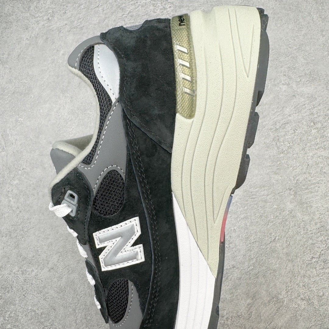 图片[7]-💰240 ＃M纯原 New Balance M992EB 新百伦NB992总统复古慢跑鞋 黑色 正确3M反光细节 原楦原纸版开发 正确6层组合底模精密开发 后跟透明TPU水晶装饰条稳固 沿用了引以为傲的跑鞋手工技艺 采用猪皮绒面并包裹局部透气网面的鞋身设计 菱网鞋舌上刻有New Balance USA 鞋面依旧身着经典的大热之灰 彰显了其高端的品质身份 尺码：36 37 37.5 38 38.5 39 40 40.5 41.5 42 42.5 43 44 45 46.5 编码：by3936010-运动鞋