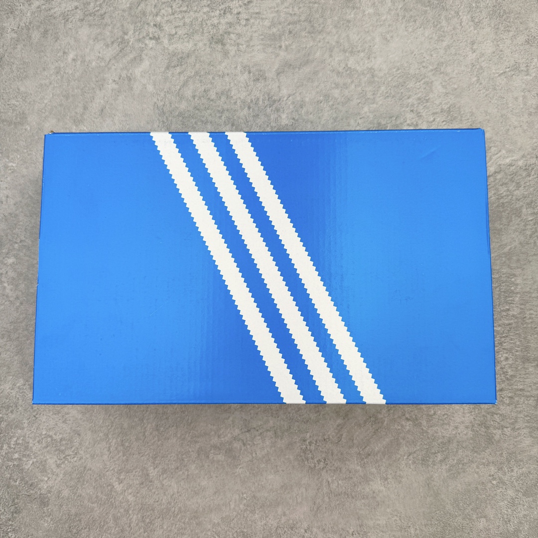 图片[9]-＃XP纯原套现福利 AD Originals Superstar 经典贝壳头休闲板鞋 白黑 EG4958 知名大厂出品 工厂配套商长期套现 正常出厂触碰不到的单价 百分百全新货品 零氧化发霉 给足利润空间操作 独家控货 平台正单 全鞋百分百原材料 全鞋电脑针车 Logo针车间距针数原版一致 皮料切割冲裁零瑕疵 原鞋一致含胶量大底 原盒中文内外标 大几率过验 不对比市面只对比原鞋 只服务最高端市场 尺码：35.5 36 36.5 37 38 38.5 39 40 40.5 41 42 42.5 43 44 44.5 45-选品中心