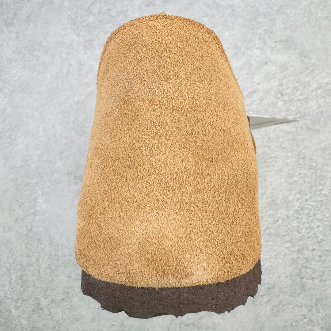 图片[8]-＃DG纯原福利 Birkenstock London 系列勃肯皮革绒面双扣时尚休闲平底鞋加绒版 牛皮绒面革质地柔软 搭配可调节鞋扣提升穿着舒适度 人体工学设计分散脚部压力 保护脚踝 软木乳胶鞋床具有一定的收缩性 长时间穿着后能贴合脚型 EVA鞋底回弹性和抗张性力高 具有良好的防震、缓冲性 四季皆宜 柔软的鞋床采用额外的泡沫缓冲层 提供额外的舒适感和全天支撑 全网独家首发 源于德国的严谨工艺 牛巴戎面 中层松木 EVA 三层组合大底 优质牛皮面料五金扣 出口订单 尺码：35 40-选品中心