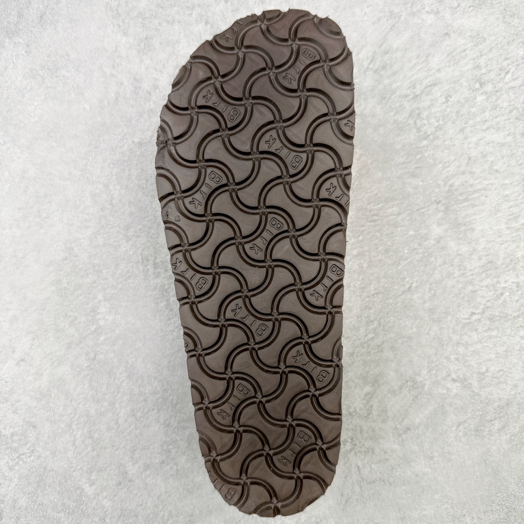 图片[9]-＃DG纯原福利 Birkenstock London 系列勃肯皮革绒面双扣时尚休闲平底鞋加绒版 牛皮绒面革质地柔软 搭配可调节鞋扣提升穿着舒适度 人体工学设计分散脚部压力 保护脚踝 软木乳胶鞋床具有一定的收缩性 长时间穿着后能贴合脚型 EVA鞋底回弹性和抗张性力高 具有良好的防震、缓冲性 四季皆宜 柔软的鞋床采用额外的泡沫缓冲层 提供额外的舒适感和全天支撑 全网独家首发 源于德国的严谨工艺 牛巴戎面 中层松木 EVA 三层组合大底 优质牛皮面料五金扣 出口订单 尺码：35 39 40-选品中心