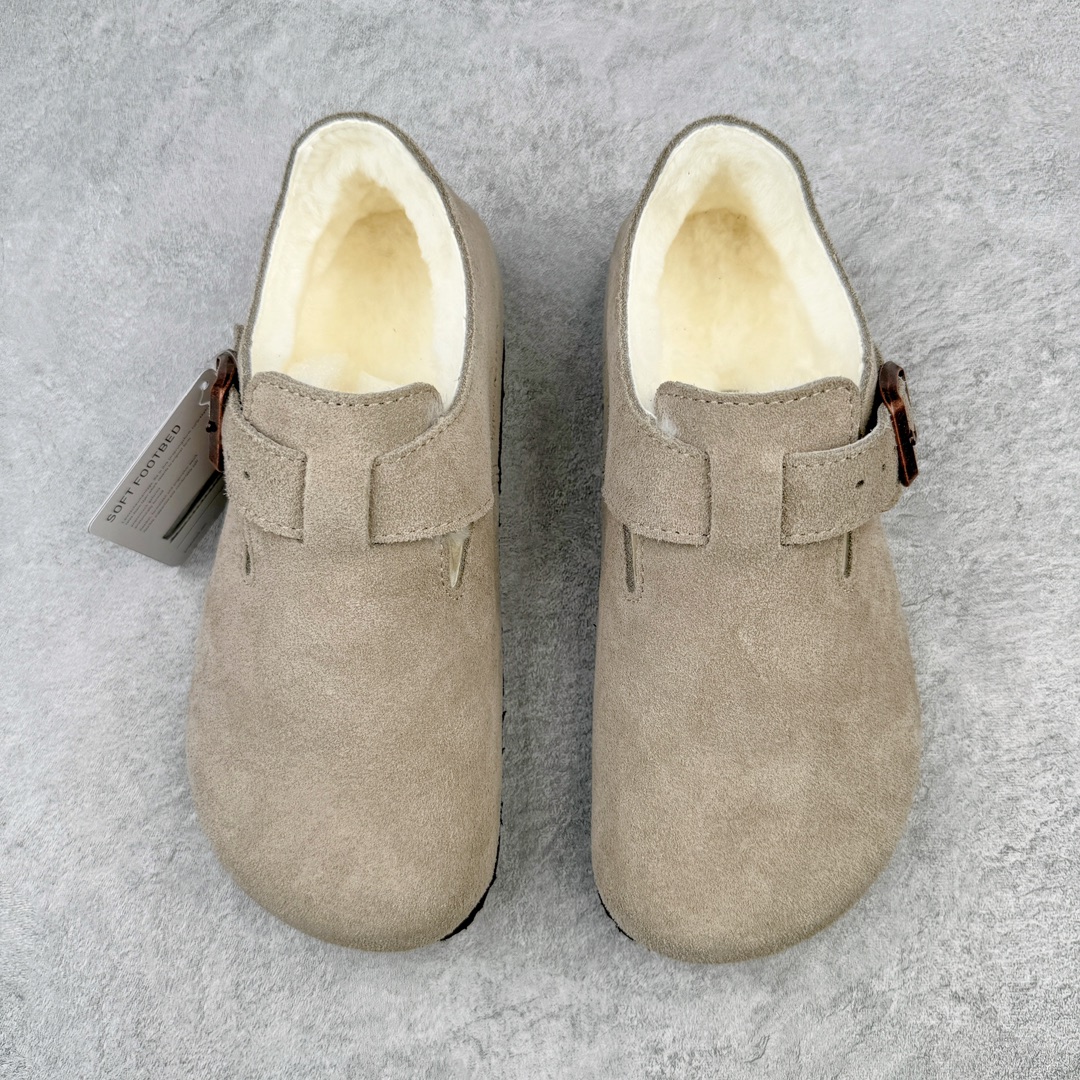 图片[2]-＃DG纯原福利 Birkenstock London 系列勃肯皮革绒面双扣时尚休闲平底鞋加绒版 牛皮绒面革质地柔软 搭配可调节鞋扣提升穿着舒适度 人体工学设计分散脚部压力 保护脚踝 软木乳胶鞋床具有一定的收缩性 长时间穿着后能贴合脚型 EVA鞋底回弹性和抗张性力高 具有良好的防震、缓冲性 四季皆宜 柔软的鞋床采用额外的泡沫缓冲层 提供额外的舒适感和全天支撑 全网独家首发 源于德国的严谨工艺 牛巴戎面 中层松木 EVA 三层组合大底 优质牛皮面料五金扣 出口订单 尺码：35 36 37 39 40-选品中心