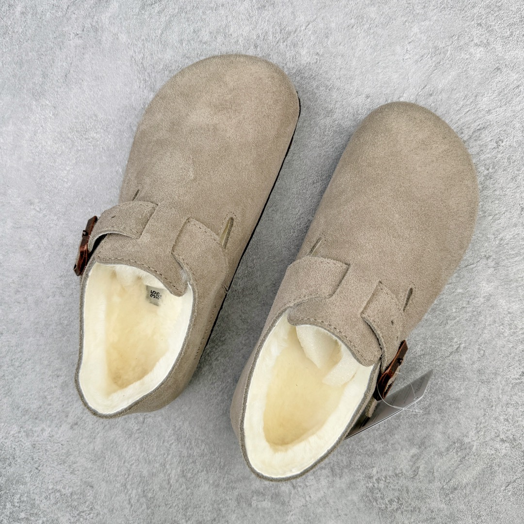 图片[3]-＃DG纯原福利 Birkenstock London 系列勃肯皮革绒面双扣时尚休闲平底鞋加绒版 牛皮绒面革质地柔软 搭配可调节鞋扣提升穿着舒适度 人体工学设计分散脚部压力 保护脚踝 软木乳胶鞋床具有一定的收缩性 长时间穿着后能贴合脚型 EVA鞋底回弹性和抗张性力高 具有良好的防震、缓冲性 四季皆宜 柔软的鞋床采用额外的泡沫缓冲层 提供额外的舒适感和全天支撑 全网独家首发 源于德国的严谨工艺 牛巴戎面 中层松木 EVA 三层组合大底 优质牛皮面料五金扣 出口订单 尺码：35 36 37 39 40-选品中心