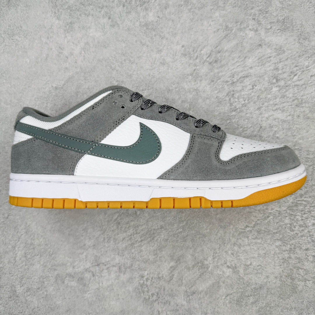 ＃AY/GZ纯原福利 NK SB Dunk Low Pro 白灰生胶 FV0389-100 独家原厂航空铝磨具打磨大底 鞋头坡度极致还原 原盒原配 圈内天花板工艺 原厂冲刀 超高清洁度 全鞋零毛边皮料切割 全套原楦原模倾力打造完美版型 采用原厂百宏鞋带以及原厂百宏织唛舌标 内标可供原厂几率过验 原厂中底布黄色点胶 原厂中底布拉帮走线遵循公司 尺码对应库存‼️-选品中心