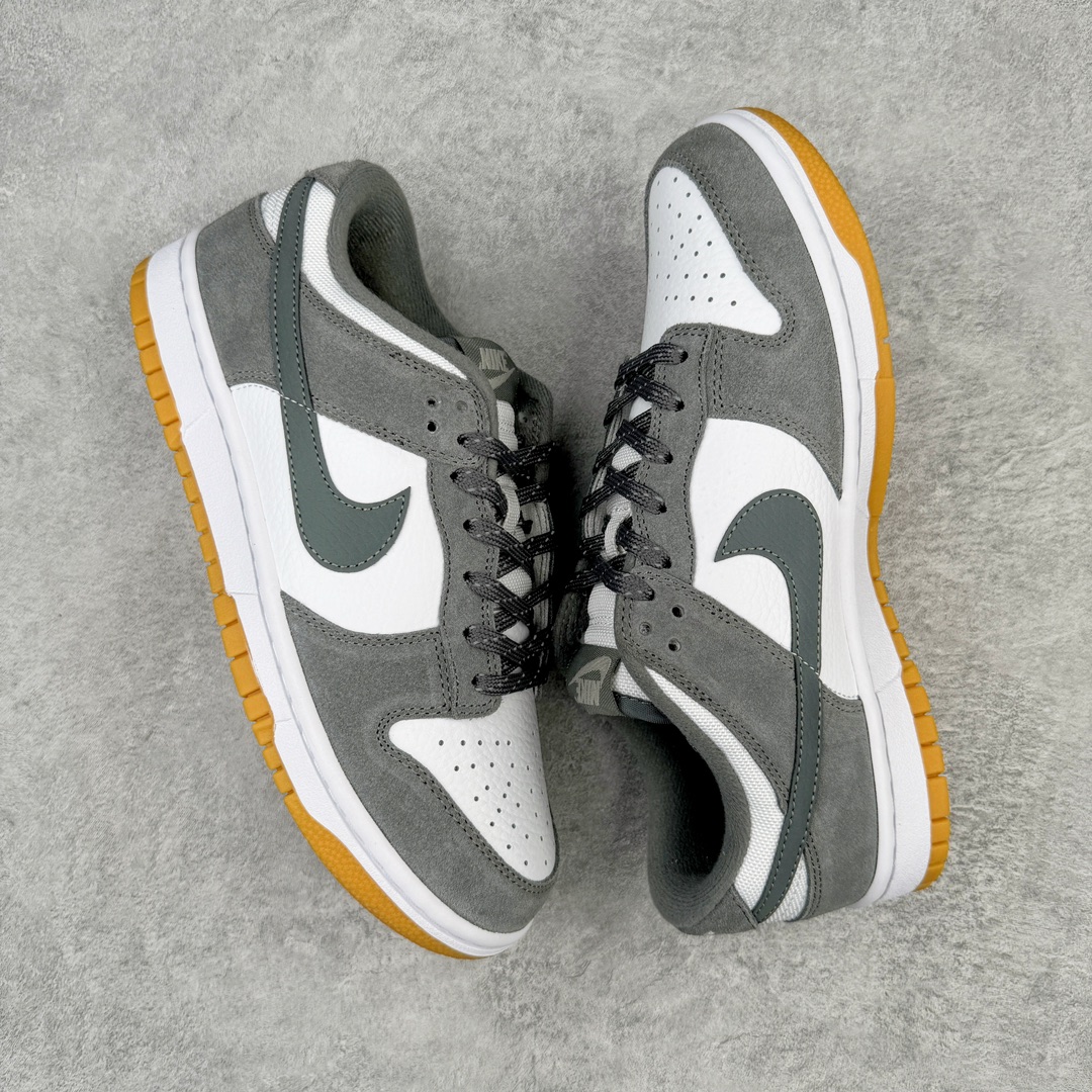 图片[3]-＃AY/GZ纯原福利 NK SB Dunk Low Pro 白灰生胶 FV0389-100 独家原厂航空铝磨具打磨大底 鞋头坡度极致还原 原盒原配 圈内天花板工艺 原厂冲刀 超高清洁度 全鞋零毛边皮料切割 全套原楦原模倾力打造完美版型 采用原厂百宏鞋带以及原厂百宏织唛舌标 内标可供原厂几率过验 原厂中底布黄色点胶 原厂中底布拉帮走线遵循公司 尺码对应库存‼️-选品中心