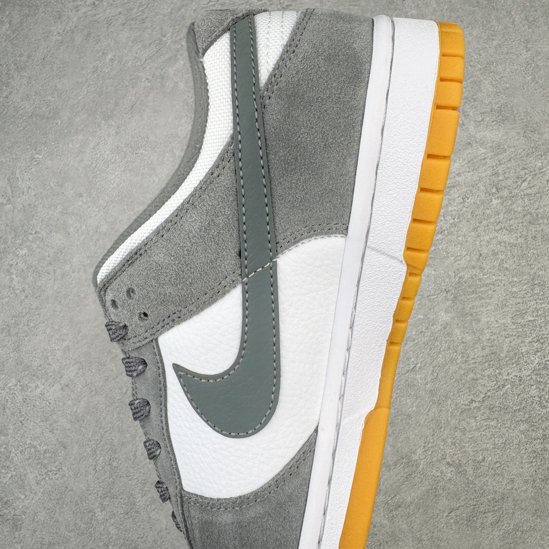 图片[7]-＃AY/GZ纯原福利 NK SB Dunk Low Pro 白灰生胶 FV0389-100 独家原厂航空铝磨具打磨大底 鞋头坡度极致还原 原盒原配 圈内天花板工艺 原厂冲刀 超高清洁度 全鞋零毛边皮料切割 全套原楦原模倾力打造完美版型 采用原厂百宏鞋带以及原厂百宏织唛舌标 内标可供原厂几率过验 原厂中底布黄色点胶 原厂中底布拉帮走线遵循公司 尺码对应库存‼️-选品中心