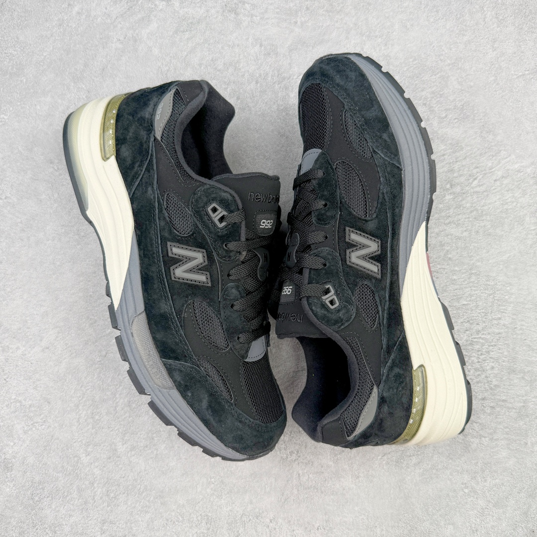 图片[3]-💰240 ＃M纯原 New Balance M992BL 新百伦NB992总统复古慢跑鞋 黑色 正确3M反光细节 原楦原纸版开发 正确6层组合底模精密开发 后跟透明TPU水晶装饰条稳固 沿用了引以为傲的跑鞋手工技艺 采用猪皮绒面并包裹局部透气网面的鞋身设计 菱网鞋舌上刻有New Balance USA 鞋面依旧身着经典的大热之灰 彰显了其高端的品质身份 尺码：36 37 37.5 38 38.5 39 40 40.5 41.5 42 42.5 43 44 45 46.5 编码：by3936010-运动鞋