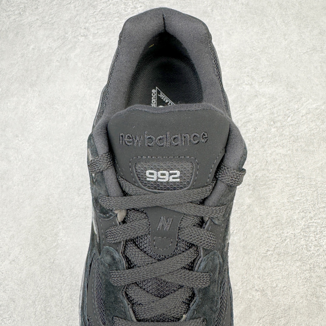 图片[5]-💰240 ＃M纯原 New Balance M992BL 新百伦NB992总统复古慢跑鞋 黑色 正确3M反光细节 原楦原纸版开发 正确6层组合底模精密开发 后跟透明TPU水晶装饰条稳固 沿用了引以为傲的跑鞋手工技艺 采用猪皮绒面并包裹局部透气网面的鞋身设计 菱网鞋舌上刻有New Balance USA 鞋面依旧身着经典的大热之灰 彰显了其高端的品质身份 尺码：36 37 37.5 38 38.5 39 40 40.5 41.5 42 42.5 43 44 45 46.5 编码：by3936010-运动鞋