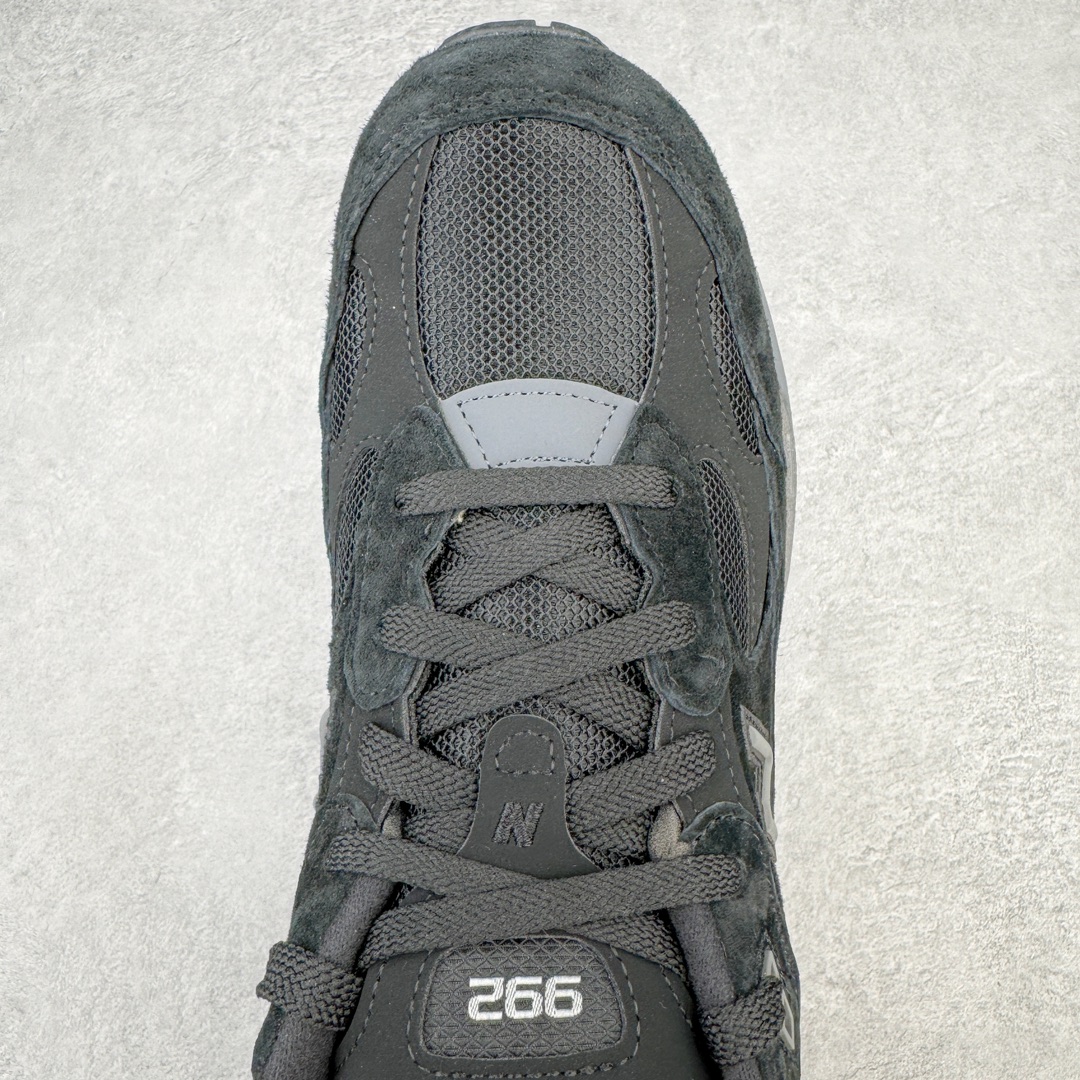 图片[4]-💰240 ＃M纯原 New Balance M992BL 新百伦NB992总统复古慢跑鞋 黑色 正确3M反光细节 原楦原纸版开发 正确6层组合底模精密开发 后跟透明TPU水晶装饰条稳固 沿用了引以为傲的跑鞋手工技艺 采用猪皮绒面并包裹局部透气网面的鞋身设计 菱网鞋舌上刻有New Balance USA 鞋面依旧身着经典的大热之灰 彰显了其高端的品质身份 尺码：36 37 37.5 38 38.5 39 40 40.5 41.5 42 42.5 43 44 45 46.5 编码：by3936010-运动鞋