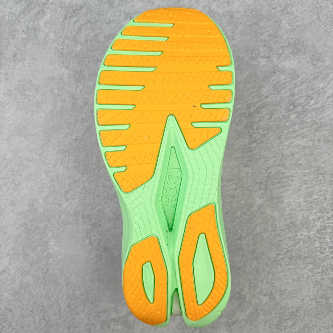 图片[9]-HOKA ONE ONE Mach X 马赫十代舒适百搭透气低帮跑步鞋 HOKA ONE ONE 是来自美国的跑步鞋知名品牌 创立于2009年 始终致力于为所有跑者提供更新、更好的跑步装备 相比常规跑鞋 HOKA ONE ONE特别研发使用性能独特的几何形跑鞋中底 此种鞋底更厚、更高、回弹性也更好 除了卓越的缓冲性能 它还能为各种阶段的跑者带来更具动感、更加稳定的跑步体验 HOKA ONE ONE从设计之初就清楚意识到 要保证跑者步幅的均匀一致 双脚自然而然的运动至关重要 尺码：36 36.5 37.5 38 38.5 39 40 40.5 41 42 42.5 43 44 44.5 45-选品中心