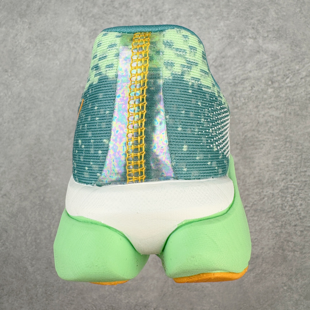 图片[8]-HOKA ONE ONE Mach X 马赫十代舒适百搭透气低帮跑步鞋 HOKA ONE ONE 是来自美国的跑步鞋知名品牌 创立于2009年 始终致力于为所有跑者提供更新、更好的跑步装备 相比常规跑鞋 HOKA ONE ONE特别研发使用性能独特的几何形跑鞋中底 此种鞋底更厚、更高、回弹性也更好 除了卓越的缓冲性能 它还能为各种阶段的跑者带来更具动感、更加稳定的跑步体验 HOKA ONE ONE从设计之初就清楚意识到 要保证跑者步幅的均匀一致 双脚自然而然的运动至关重要 尺码：36 36.5 37.5 38 38.5 39 40 40.5 41 42 42.5 43 44 44.5 45-选品中心