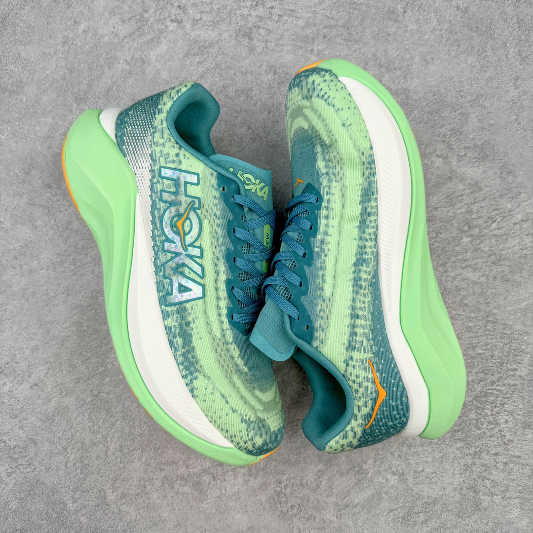 图片[3]-HOKA ONE ONE Mach X 马赫十代舒适百搭透气低帮跑步鞋 HOKA ONE ONE 是来自美国的跑步鞋知名品牌 创立于2009年 始终致力于为所有跑者提供更新、更好的跑步装备 相比常规跑鞋 HOKA ONE ONE特别研发使用性能独特的几何形跑鞋中底 此种鞋底更厚、更高、回弹性也更好 除了卓越的缓冲性能 它还能为各种阶段的跑者带来更具动感、更加稳定的跑步体验 HOKA ONE ONE从设计之初就清楚意识到 要保证跑者步幅的均匀一致 双脚自然而然的运动至关重要 尺码：36 36.5 37.5 38 38.5 39 40 40.5 41 42 42.5 43 44 44.5 45-选品中心