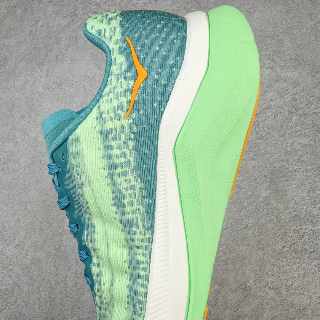 图片[7]-HOKA ONE ONE Mach X 马赫十代舒适百搭透气低帮跑步鞋 HOKA ONE ONE 是来自美国的跑步鞋知名品牌 创立于2009年 始终致力于为所有跑者提供更新、更好的跑步装备 相比常规跑鞋 HOKA ONE ONE特别研发使用性能独特的几何形跑鞋中底 此种鞋底更厚、更高、回弹性也更好 除了卓越的缓冲性能 它还能为各种阶段的跑者带来更具动感、更加稳定的跑步体验 HOKA ONE ONE从设计之初就清楚意识到 要保证跑者步幅的均匀一致 双脚自然而然的运动至关重要 尺码：36 36.5 37.5 38 38.5 39 40 40.5 41 42 42.5 43 44 44.5 45-选品中心