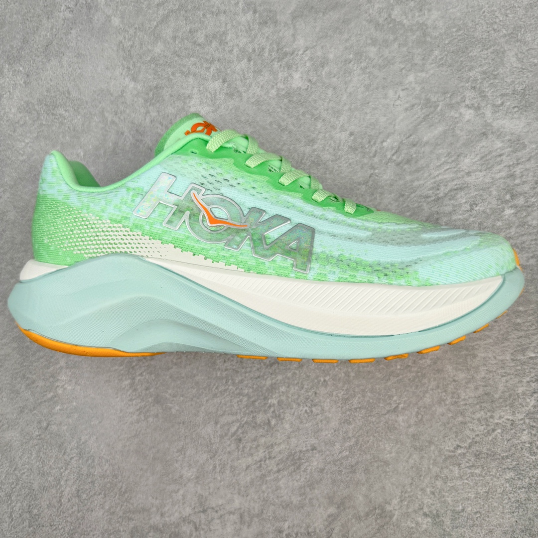 HOKA ONE ONE Mach X 马赫十代舒适百搭透气低帮跑步鞋 HOKA ONE ONE 是来自美国的跑步鞋知名品牌 创立于2009年 始终致力于为所有跑者提供更新、更好的跑步装备 相比常规跑鞋 HOKA ONE ONE特别研发使用性能独特的几何形跑鞋中底 此种鞋底更厚、更高、回弹性也更好 除了卓越的缓冲性能 它还能为各种阶段的跑者带来更具动感、更加稳定的跑步体验 HOKA ONE ONE从设计之初就清楚意识到 要保证跑者步幅的均匀一致 双脚自然而然的运动至关重要 尺码：36 36.5 37.5 38 38.5 39 40 40.5 41 42 42.5 43 44 44.5 45-选品中心
