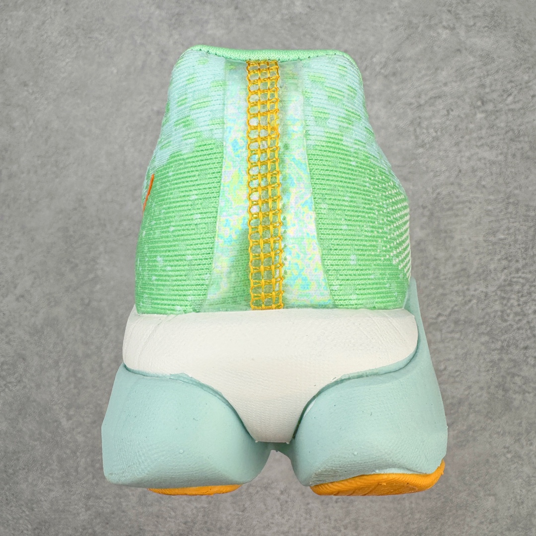 图片[8]-HOKA ONE ONE Mach X 马赫十代舒适百搭透气低帮跑步鞋 HOKA ONE ONE 是来自美国的跑步鞋知名品牌 创立于2009年 始终致力于为所有跑者提供更新、更好的跑步装备 相比常规跑鞋 HOKA ONE ONE特别研发使用性能独特的几何形跑鞋中底 此种鞋底更厚、更高、回弹性也更好 除了卓越的缓冲性能 它还能为各种阶段的跑者带来更具动感、更加稳定的跑步体验 HOKA ONE ONE从设计之初就清楚意识到 要保证跑者步幅的均匀一致 双脚自然而然的运动至关重要 尺码：36 36.5 37.5 38 38.5 39 40 40.5 41 42 42.5 43 44 44.5 45-选品中心