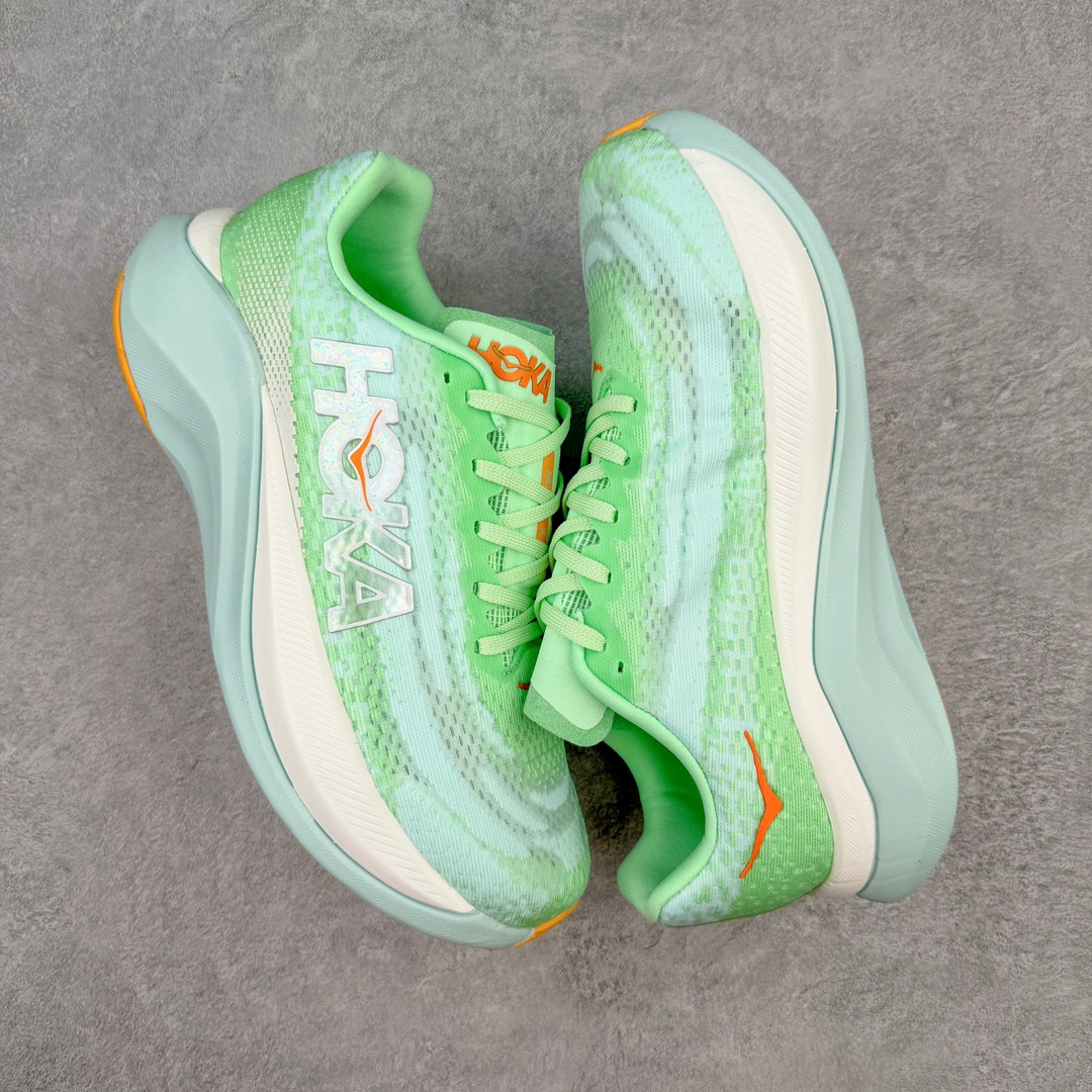 图片[3]-HOKA ONE ONE Mach X 马赫十代舒适百搭透气低帮跑步鞋 HOKA ONE ONE 是来自美国的跑步鞋知名品牌 创立于2009年 始终致力于为所有跑者提供更新、更好的跑步装备 相比常规跑鞋 HOKA ONE ONE特别研发使用性能独特的几何形跑鞋中底 此种鞋底更厚、更高、回弹性也更好 除了卓越的缓冲性能 它还能为各种阶段的跑者带来更具动感、更加稳定的跑步体验 HOKA ONE ONE从设计之初就清楚意识到 要保证跑者步幅的均匀一致 双脚自然而然的运动至关重要 尺码：36 36.5 37.5 38 38.5 39 40 40.5 41 42 42.5 43 44 44.5 45-选品中心