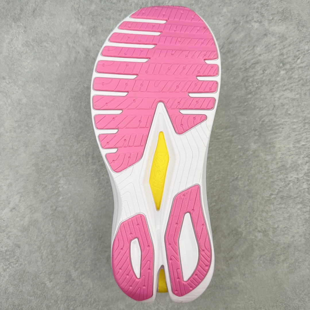 图片[9]-HOKA ONE ONE Mach X 马赫十代舒适百搭透气低帮跑步鞋 HOKA ONE ONE 是来自美国的跑步鞋知名品牌 创立于2009年 始终致力于为所有跑者提供更新、更好的跑步装备 相比常规跑鞋 HOKA ONE ONE特别研发使用性能独特的几何形跑鞋中底 此种鞋底更厚、更高、回弹性也更好 除了卓越的缓冲性能 它还能为各种阶段的跑者带来更具动感、更加稳定的跑步体验 HOKA ONE ONE从设计之初就清楚意识到 要保证跑者步幅的均匀一致 双脚自然而然的运动至关重要 尺码：36 36.5 37.5 38 38.5 39 40 40.5 41 42 42.5 43 44 44.5 45-选品中心