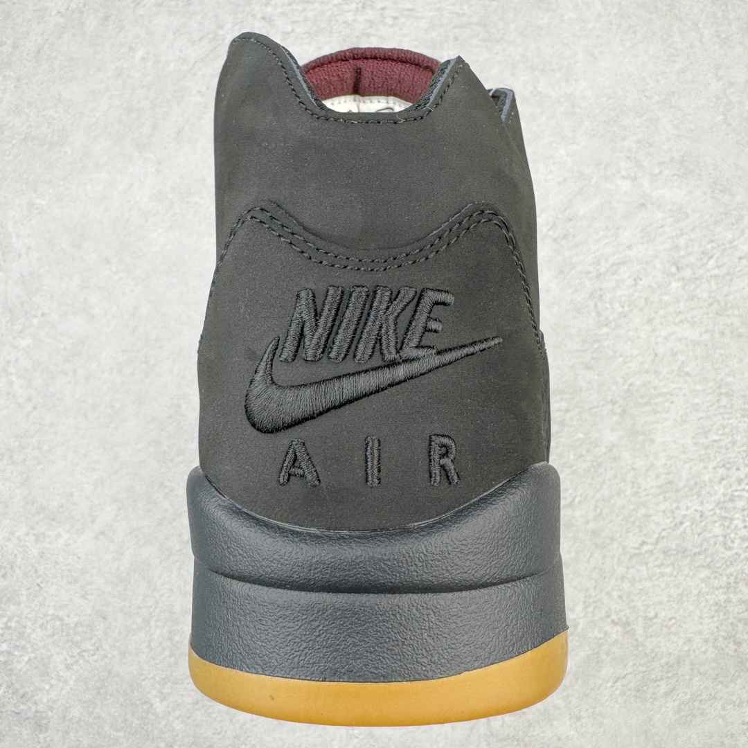 图片[8]-＃Y3纯原 A Ma Maniére x Air Jordan AJ5 Retro AMM联名黑色 货号： FD1330-001 全新改良批次 圈内最强系列 恪守真诚 承诺混一赔十 高端零售裸鞋圈特供批次 SZ原厂全套原楦原纸板冲刀磨具开发 原厂皮料加持 原厂港宝加持定型后跟R度完美 同源原厂电绣 飞翼针数密度立体效果一致 百分百一致原鞋 原厂拉帮工艺 针距密度一致 后跟弧度收口自然不对折 极致一眼正品既视感 进口玻璃冲刀皮料裁剪零毛边 全鞋电脑针车工艺 品控清洁度最高QC检验标准 免检产品 原厂订购鞋盒、鞋标、防尘纸、鞋撑、鞋带 追求极致的原厂味道 尺码：40.5 41 42 42.5 43 44 44.5 45 46 47.5 48.5-选品中心