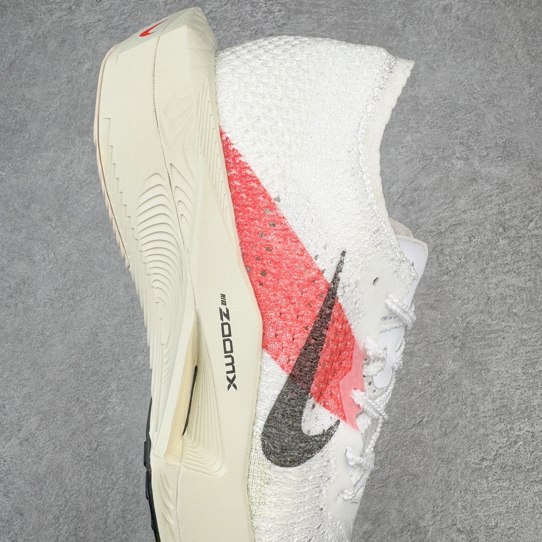 ＃纯原福利‼️
💰150 合作私
NK Zoom VaporFly Next 3% 编织飞线马拉松三代超级休运动跑鞋 泰光zp订单 真碳加持 保留了NK Systeml的突破性产品科技 且在这个基础上搭载了NK Flyknit鞋面 让这双为比赛竞速而打造的战靴更加轻盈、透气突破性的Zoom X泡棉带来NK跑步至今为止最为出色的能量回馈 
Size 详情看库存！
