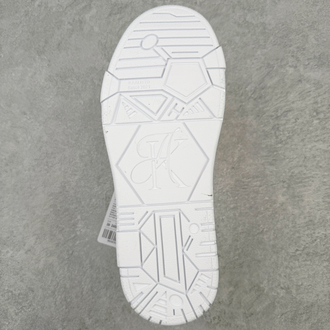 图片[9]-＃福利特价 KAALIXTO Retro Vintage 星星潮流休闲防滑耐磨低帮板鞋 此款鞋使用牛仔作为主要的鞋面材质 结实耐磨 鞋舌设计特有印花皮牌作为搭配充分凸显牛仔的特性 整体鞋款采用牛仔面料随意角度拼接的呈现方法 打破消费者原有对鞋子的刻板印象 让人耳目一新 织麦标在彰品品牌属性的同时更具牛仔的代表性元素 并采用加厚内里 穿着舒适透气 鞋底做旧氧化 尺码：36 37 38 39 40 41 42 43 44 45-选品中心